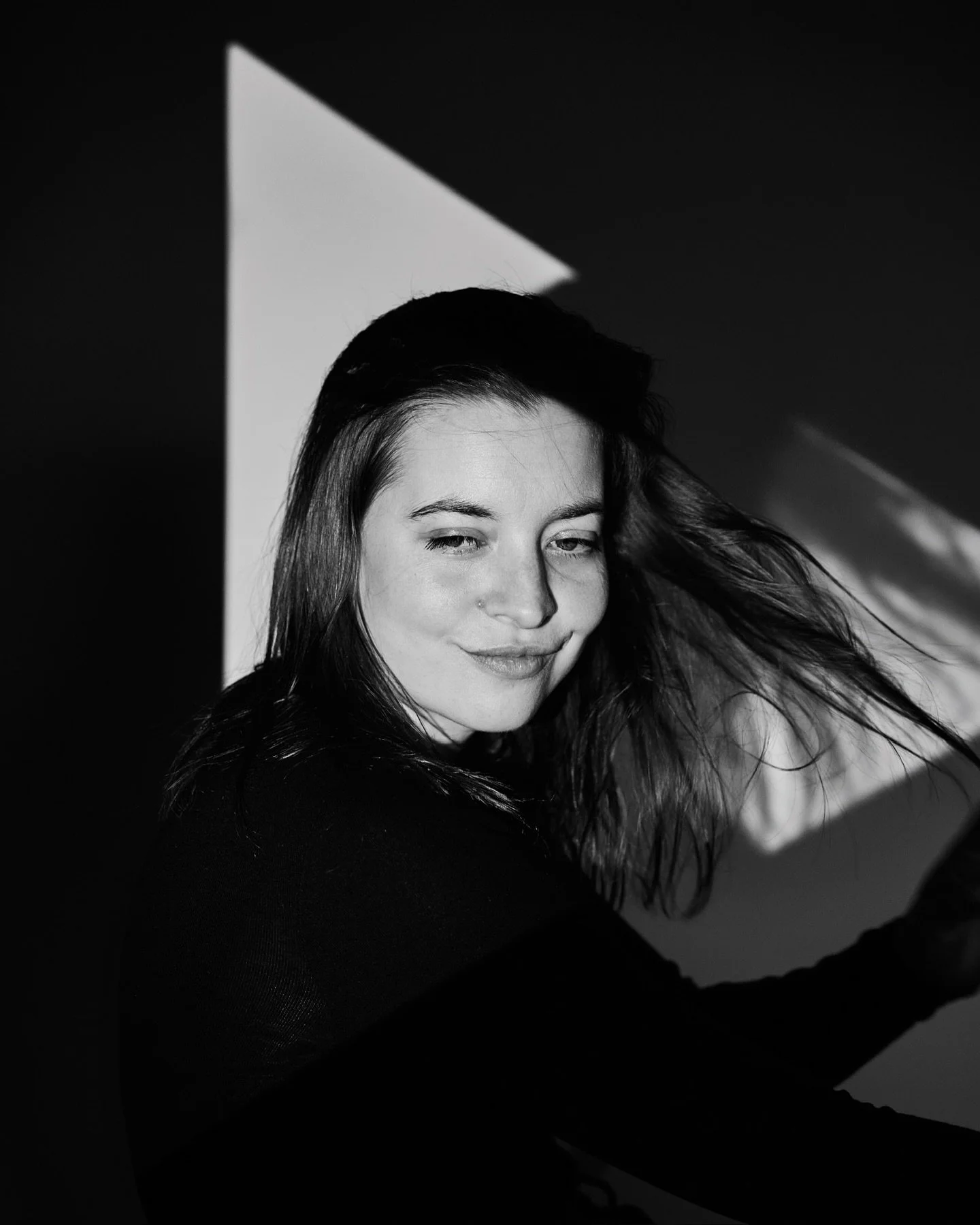 Photoshoot mit der lieben @rebeccaschau_ 📸 
Beste Gr&uuml;&szlig;e aus dem Urlaub aus Italien 🇮🇹

#portrait #fotograf #muenchen #portraitfotograf #fujifilmfeaturetime #studio