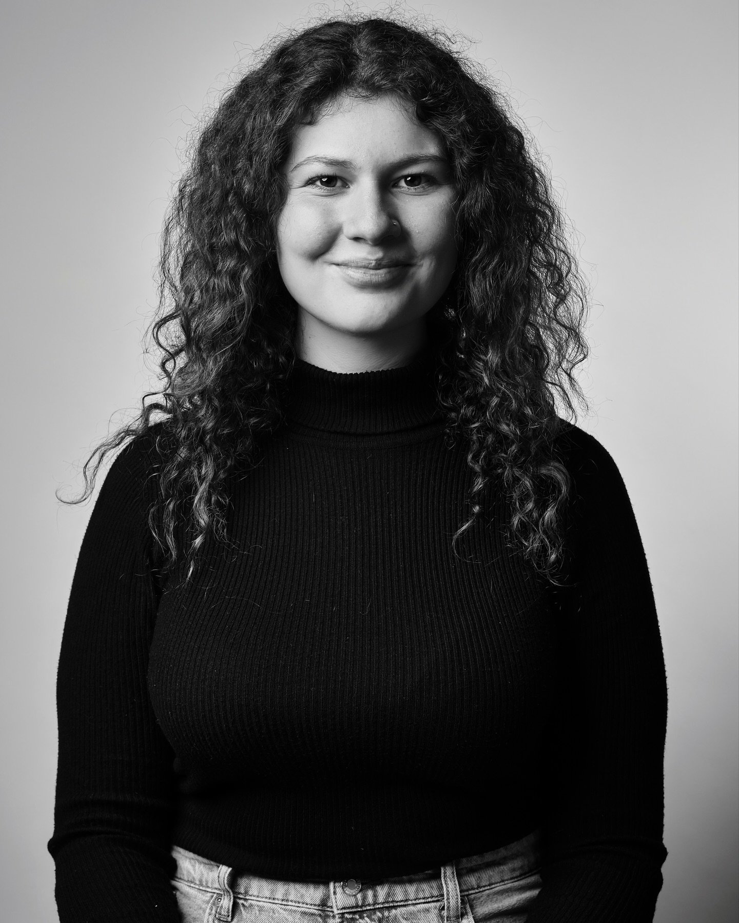 Schwarz wei&szlig; Serie mit der lieben @elenaa.rhm 📸
#portrait #fotograf #m&uuml;nchen #m&uuml;nchenfotograf #muenchen #muenchenfotograf #studio #schwarzwei&szlig;portr&auml;t