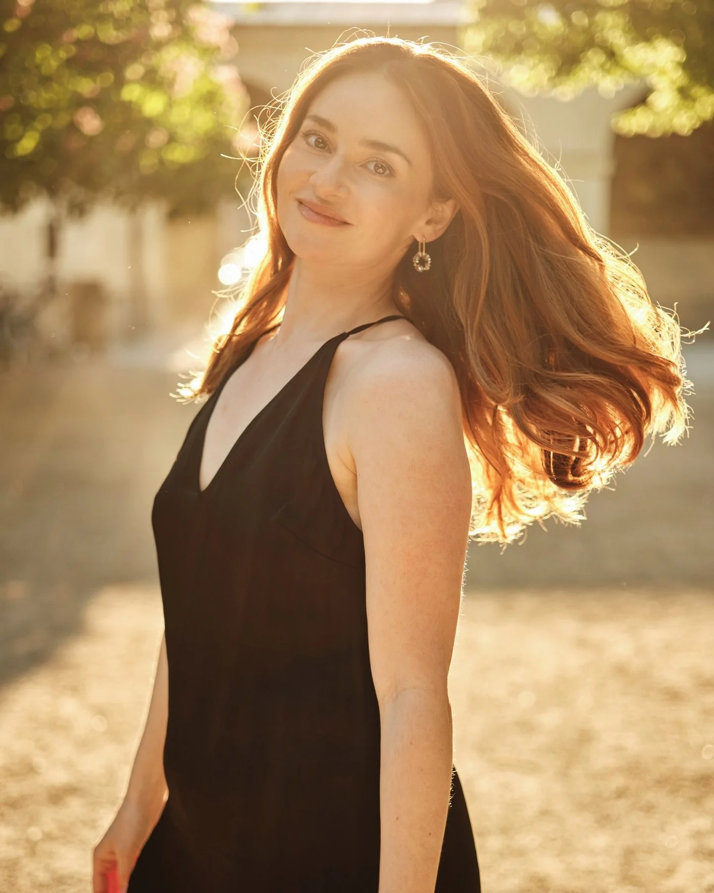 Da bekommt man direkt gute Laune bei diesen Portraits mit der lieben Sarah 📸
#portrait #fotograf #m&uuml;nchen #m&uuml;nchenfotograf #muenchen #muenchenfotograf #outdoor #stadt #lifestyle