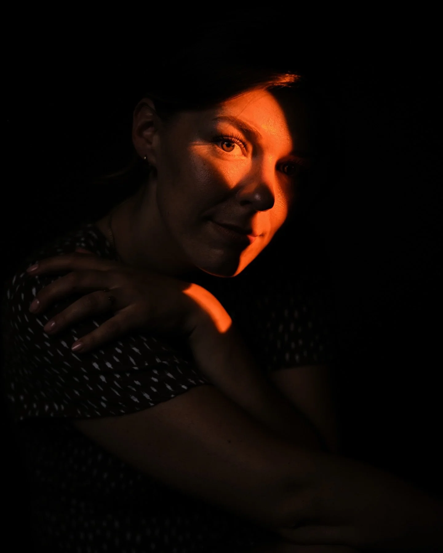 In langsamen Schritten n&auml;hern wir uns wieder der Vollst&auml;ndigkeit meines Profils ☺️ Diesmal mit der besten @jessi_ba.bue 📸
#portrait #fotograf #m&uuml;nchen #m&uuml;nchenfotograf #studio