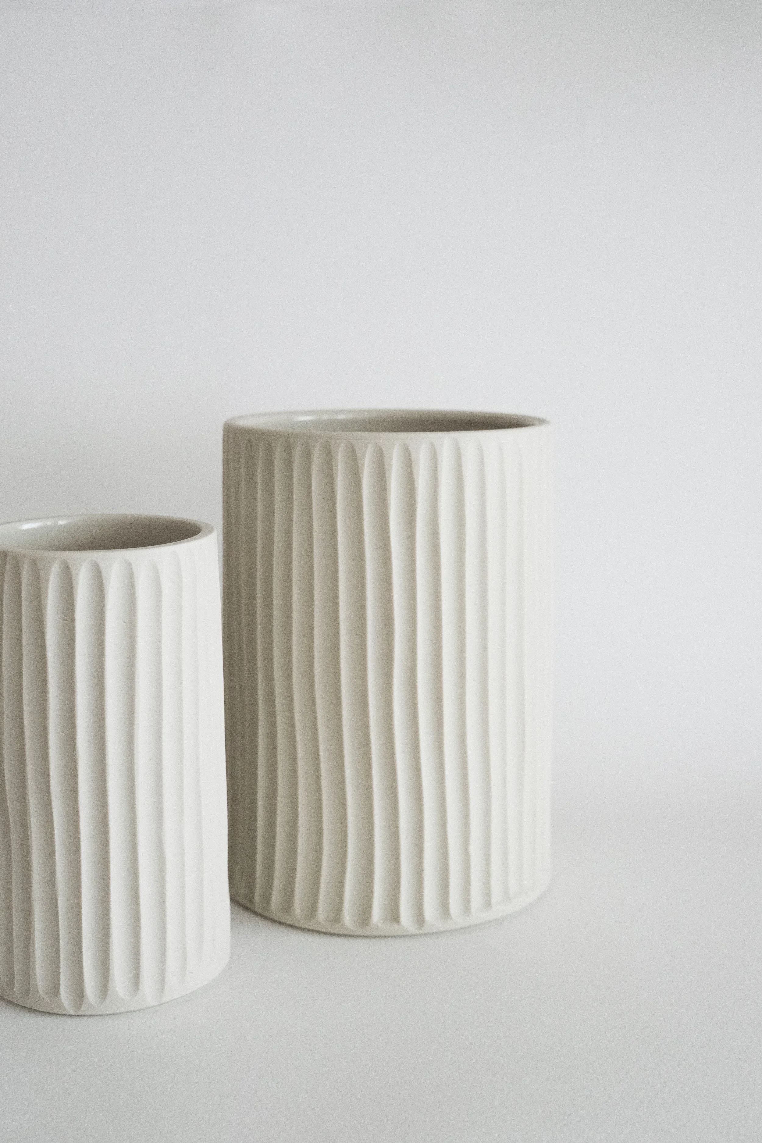 white textured ceramic wine cooler