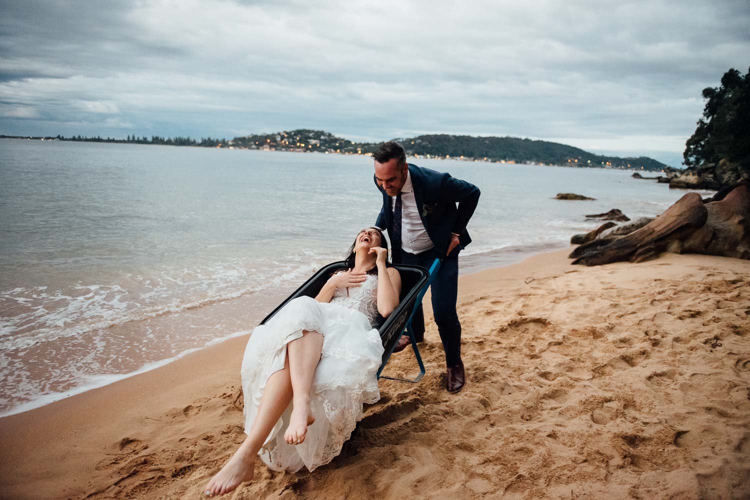 Fun Wedding Photography, silly Wedding Photos, hilarious Wedding, fun wedding photos