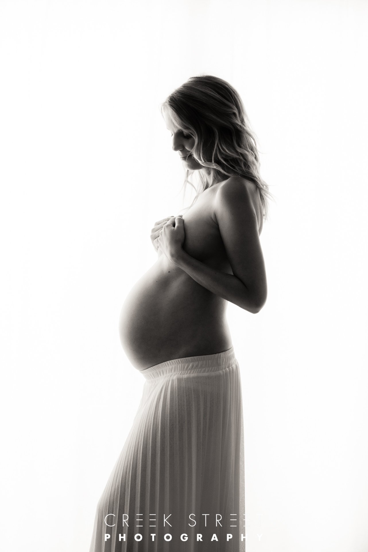 topless maternity photography sydney.jpg