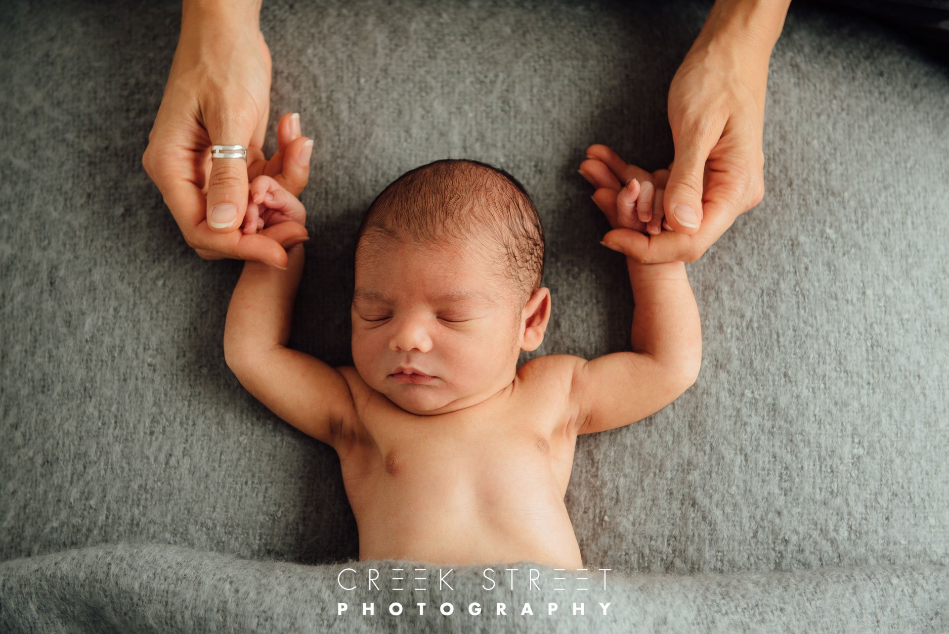 studio newborn sydney.jpg
