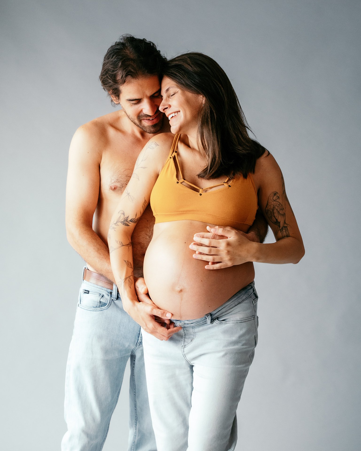 Had so much fun photographing this gorgeous couple just a few weeks before becoming a family of three 🧡

#northernbeachesphotographer #maternityphotographersydney #maternityphotographernorthernbeaches #studiomaternityphotography #studiomaternityphot