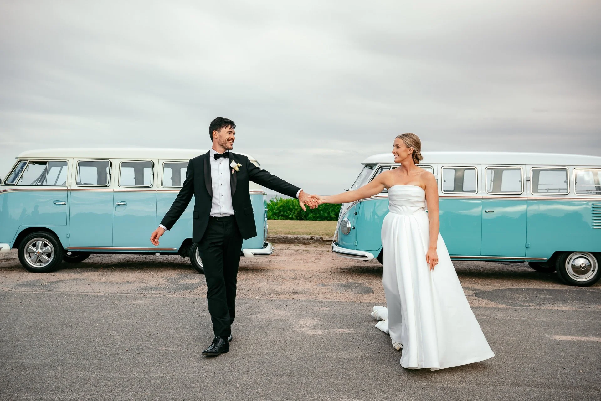 Candice and Ollie 🧡 with Evie and George in the background :) @kombiweddings 

Ceremony at Lucinda Park
Reception @thejoeypalmbeach