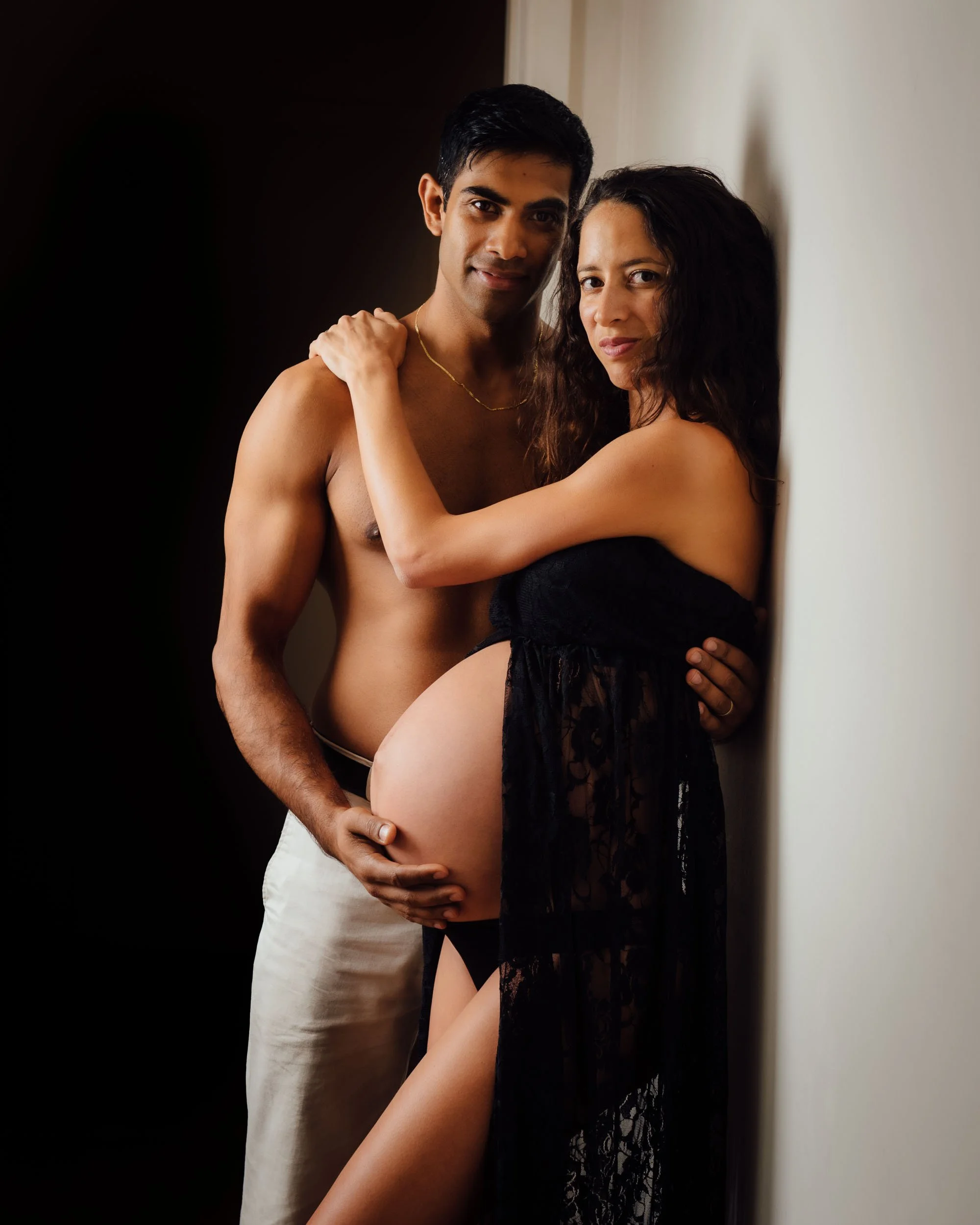couple maternity photography of husband and wife in Sydney studio