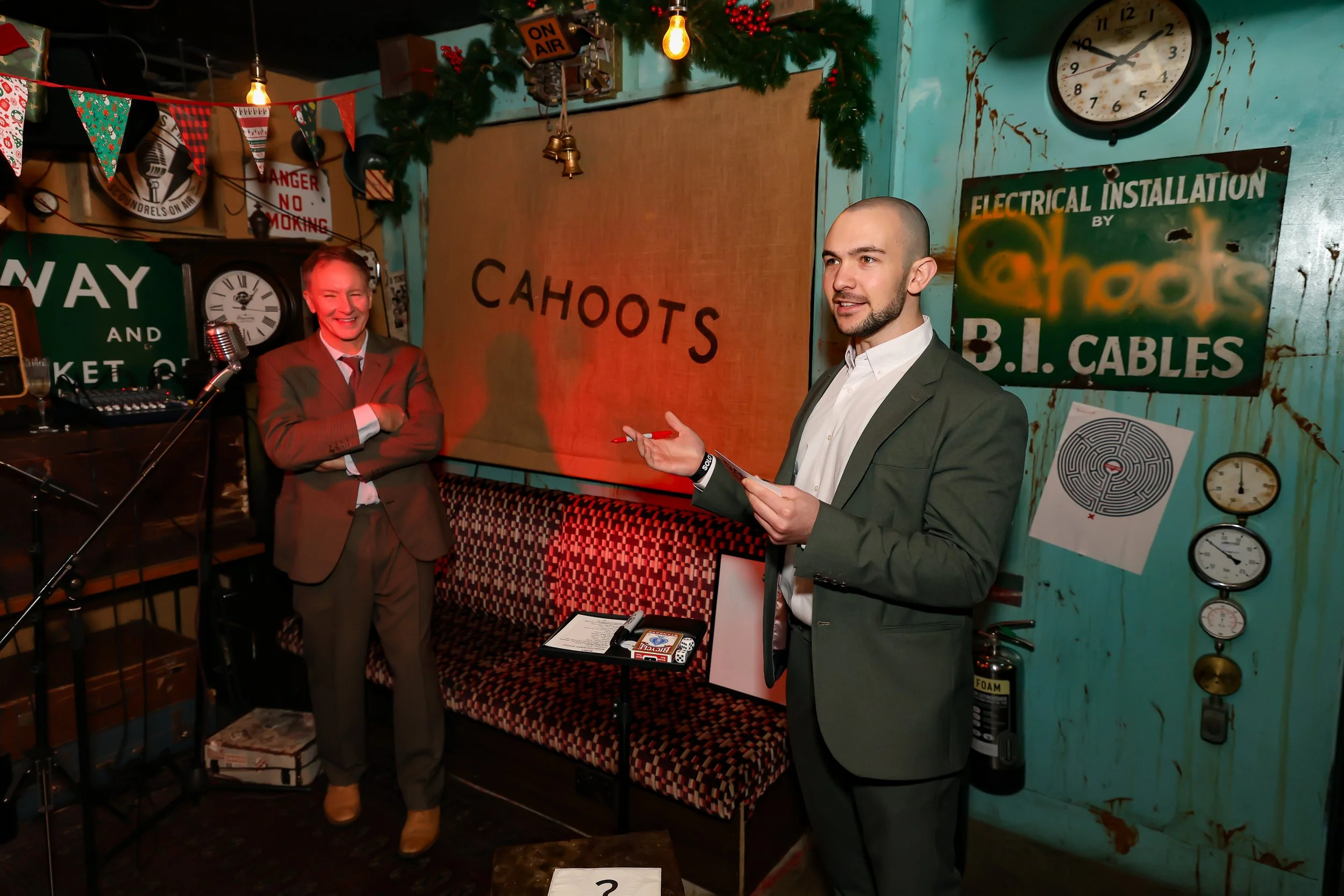Magician entertaining guests with walk-around magic during reception