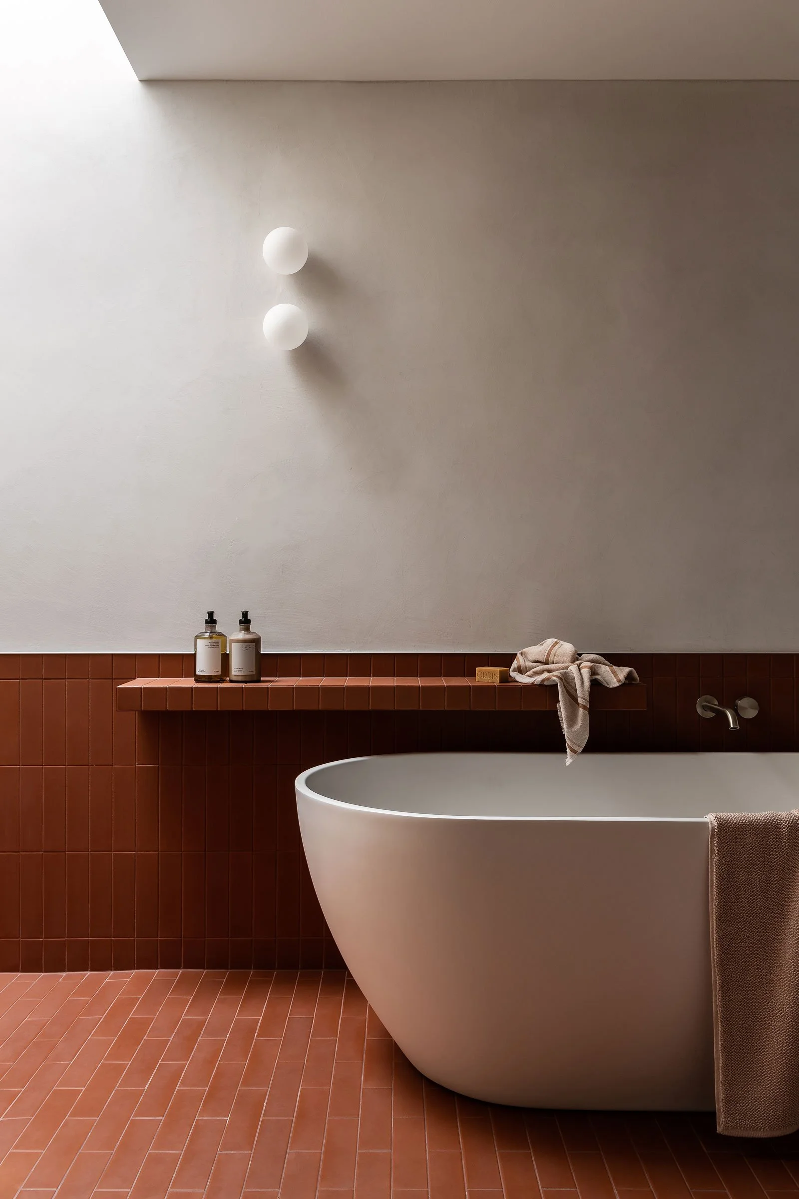 Creating Cosy Spaces: The Art of Using Warm Colour Schemes in Architectural Design