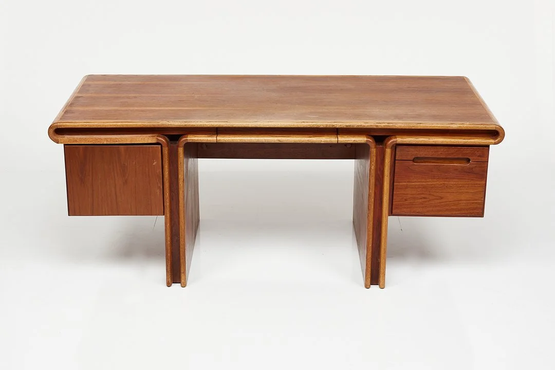 Lou Hodges Style, Desk