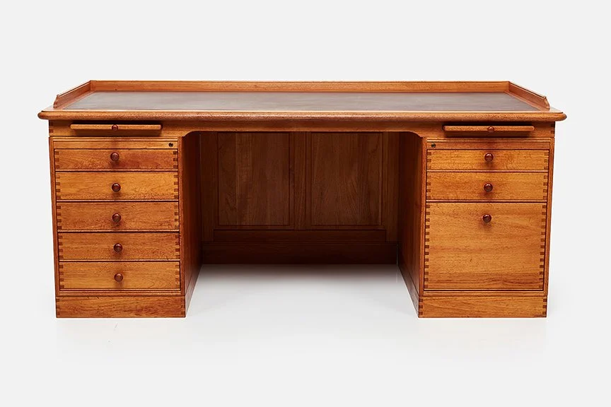 Finn Hansen, Desk