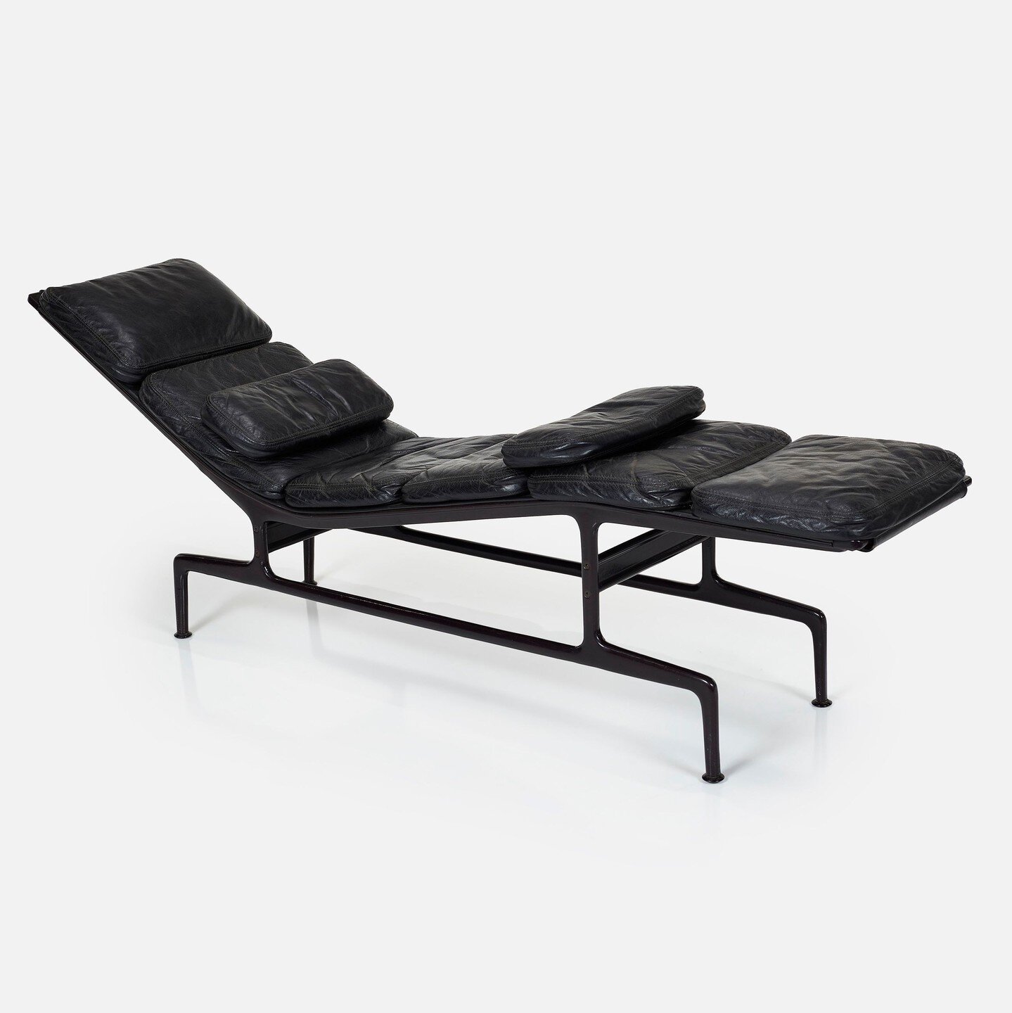 Charles + Ray Eames, 'Billy Wilder' Chaise Lounge⁠
🖤⁠
Coming soon to our Spring Modern Art + Design Auction | March 30, 2024