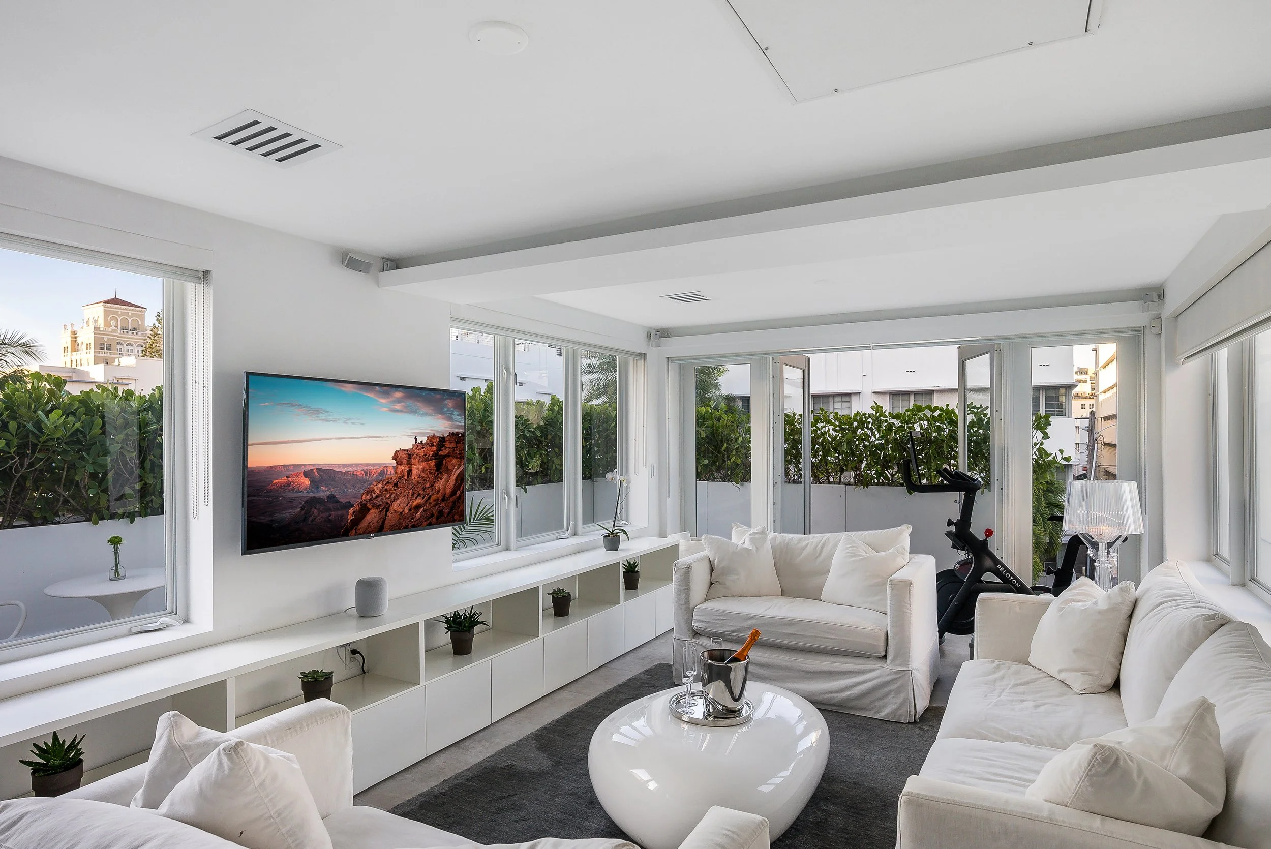 9-124 11th St, Miami Beach, FL 33139.jpg