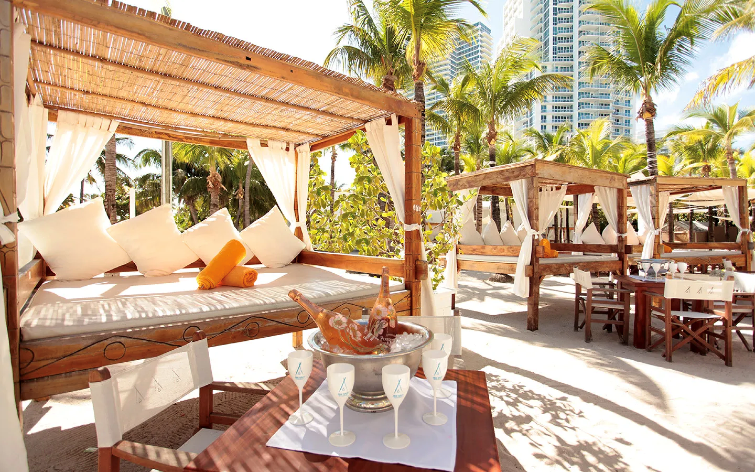 Nikki Beach, 10 blocks
