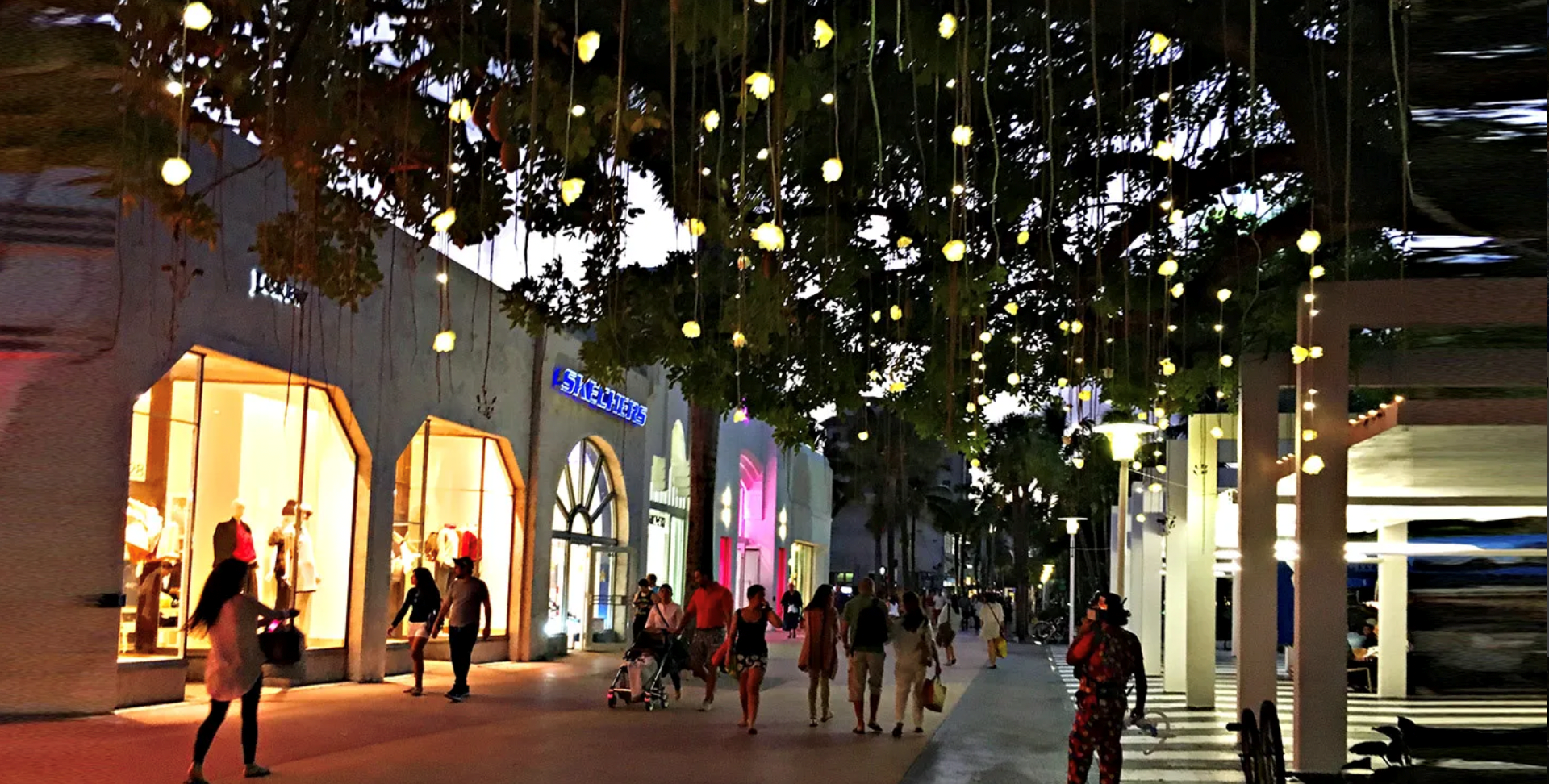 Lincoln Road Mall, 8 blocks