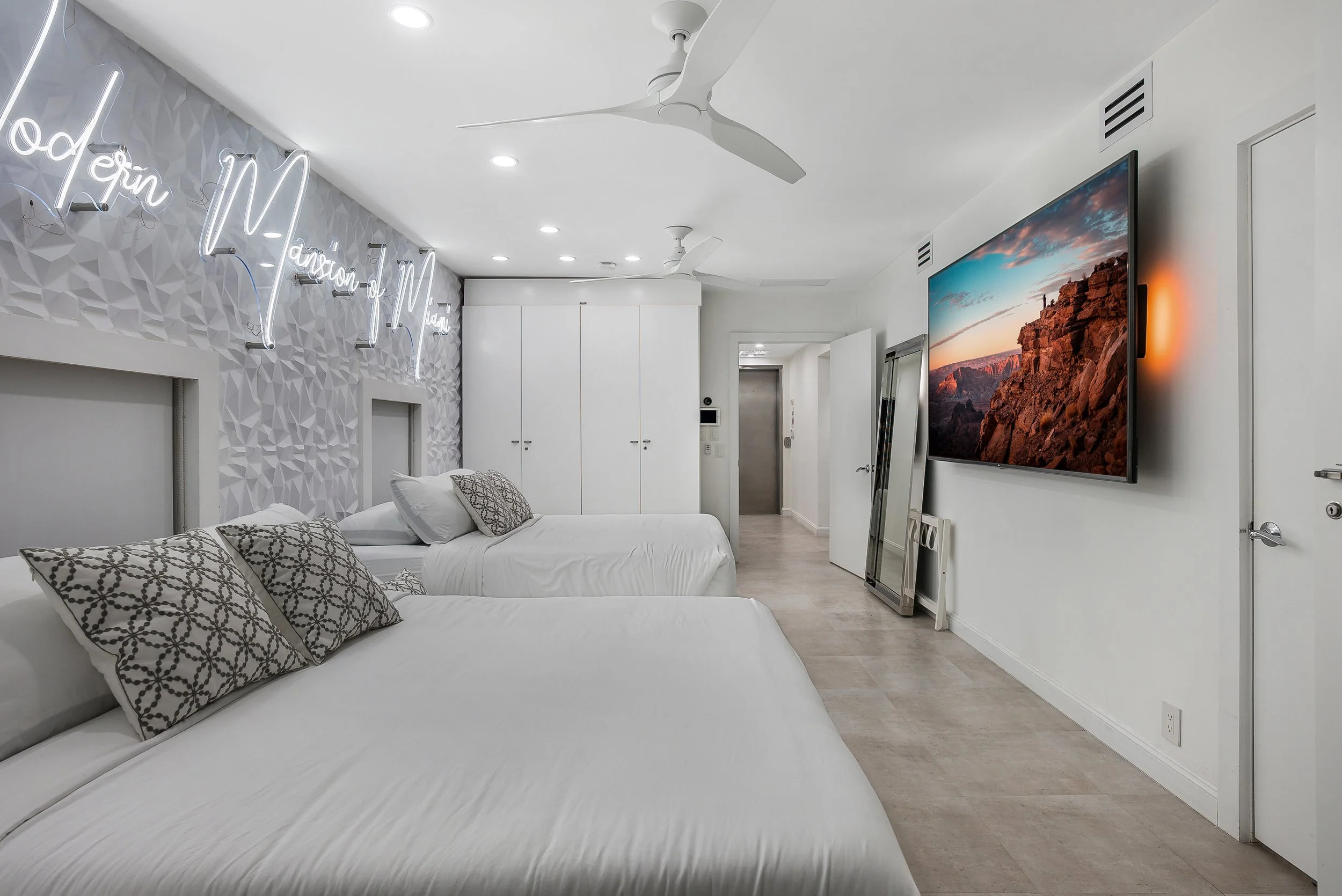 29-124 11th St, Miami Beach, FL 33139.jpg