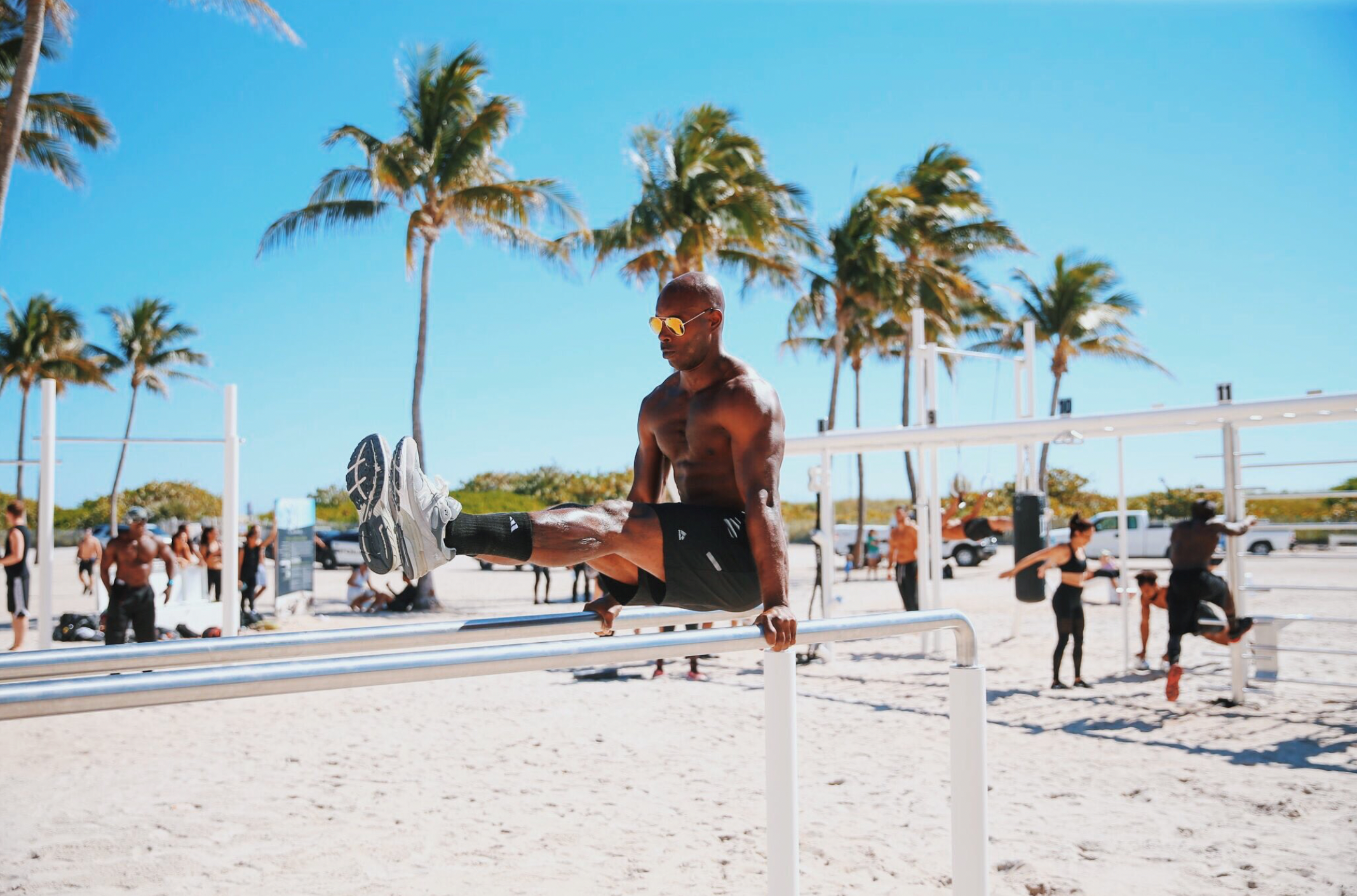 Muscle Beach, 900 feet