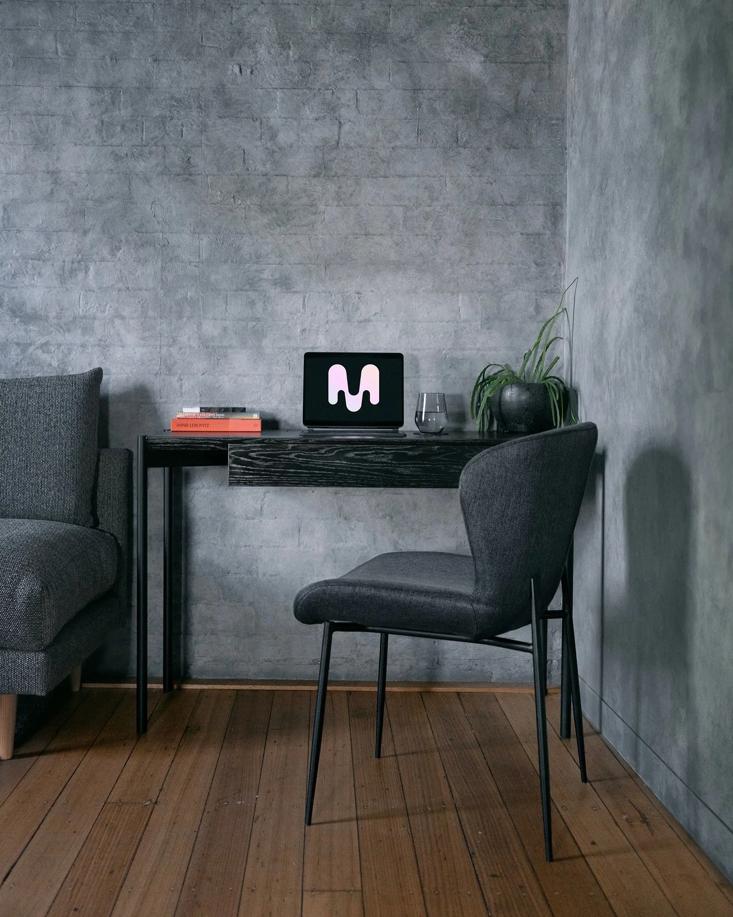 Take a break from the sofa at one of our client desks equiped with charging dock and notepads for your feedback and doodling. 

Desks by @elwoodblonde 

 #postproduction #filmcolourist #filmcolorist #editsuite #editingsuite #design #customfurniture #