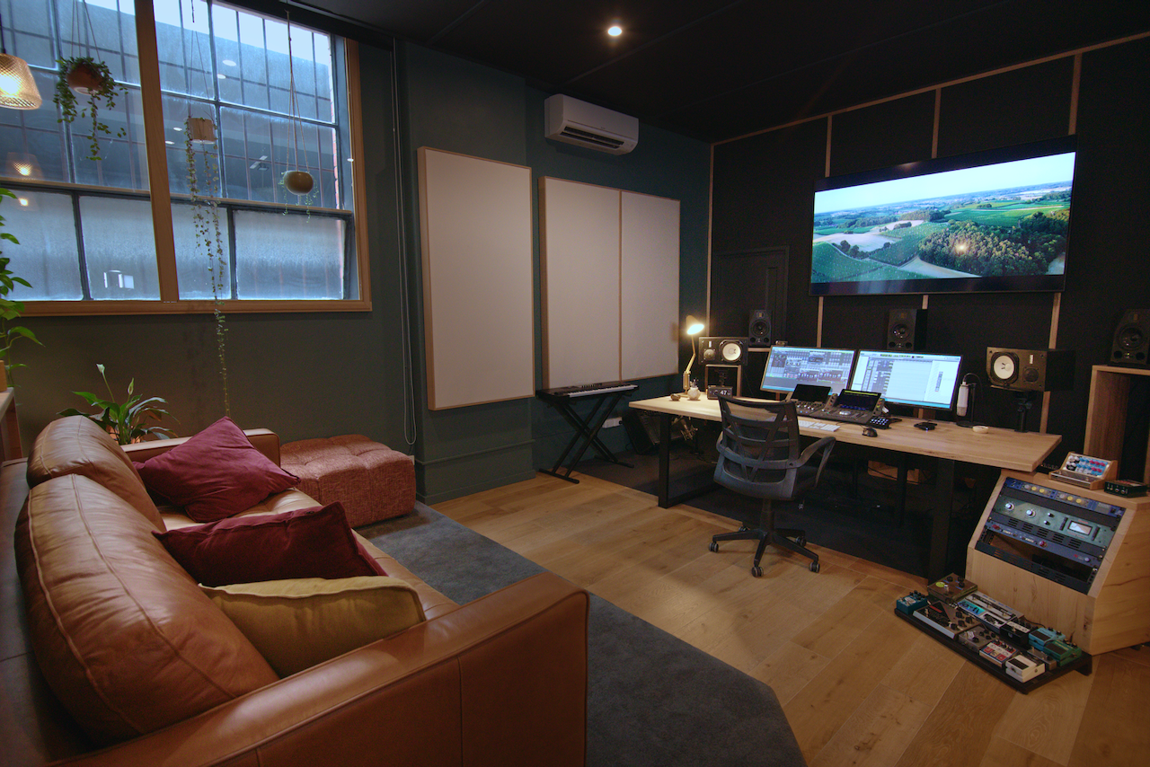 Echo Darling mixing suite