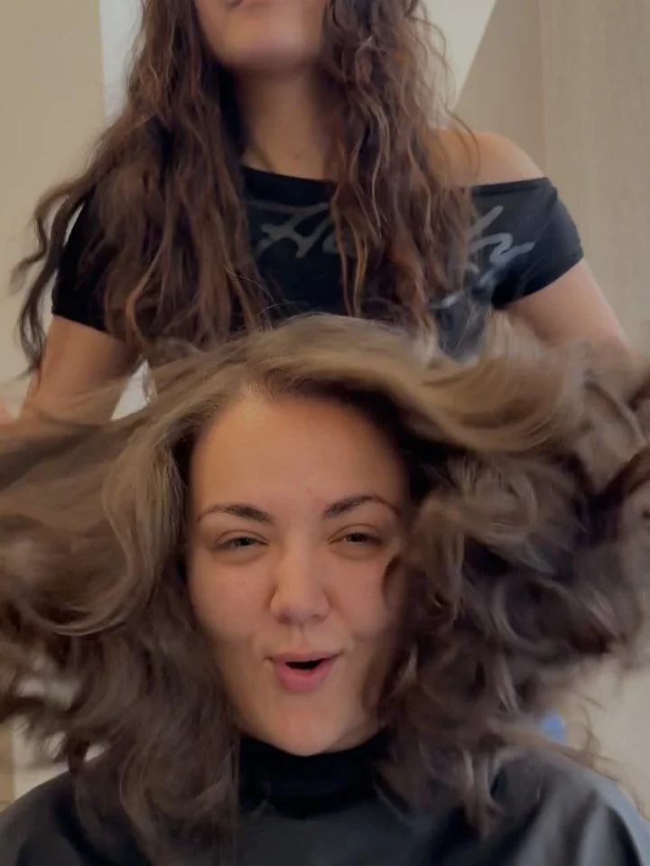 Lyniah&rsquo;s signature bouncy blow wave... we are obsessed✨

Click the link in our bio to book or call 0499 022 616 🤎
Tkayricmondsalonsalonteammelbournehairmelbournesalon