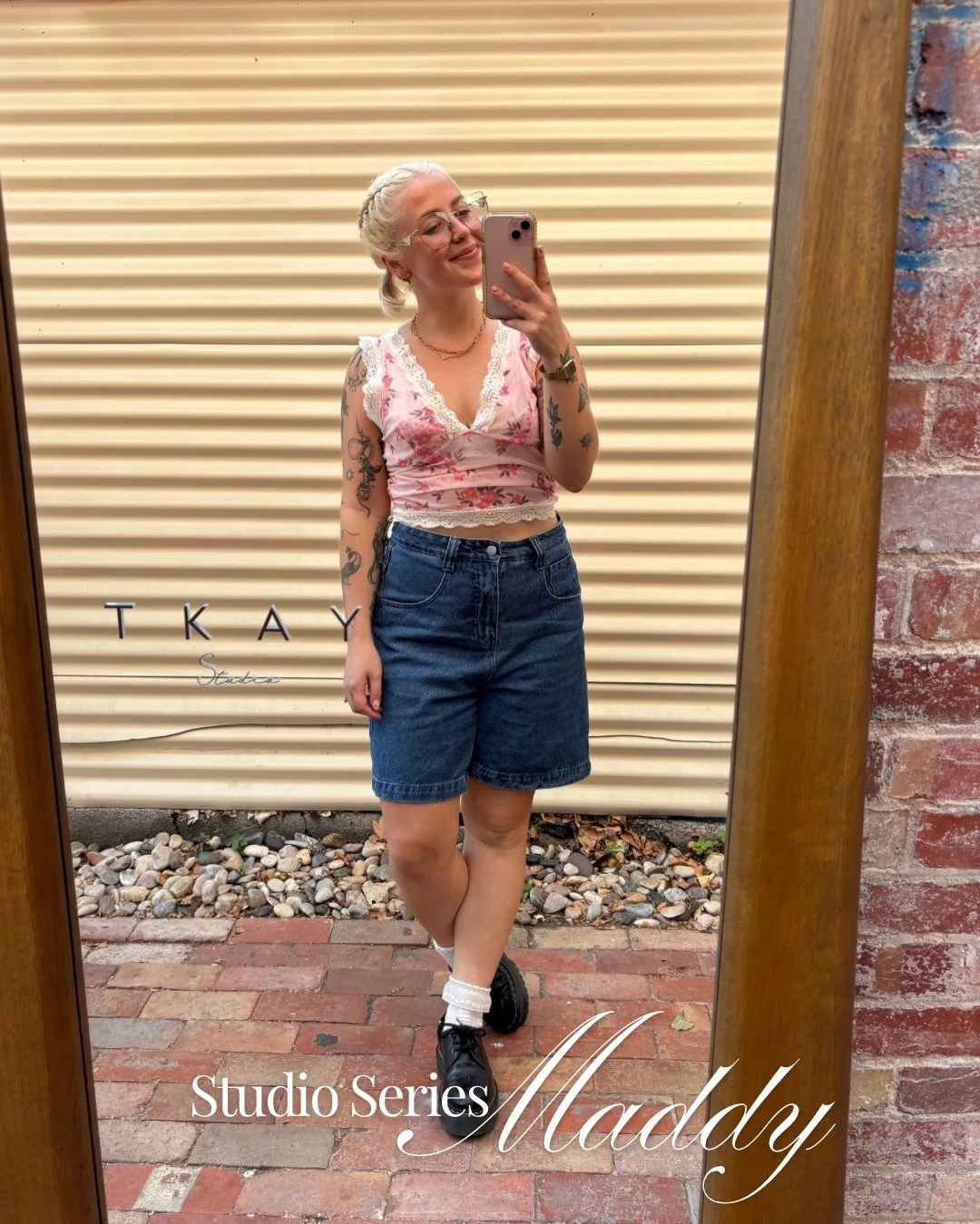 🎀 MADDY 🎀

Your sign to stop overthinking your hair and just book with Maddy.

She&rsquo;s the perfect mix of &ldquo;I&rsquo;ve got you&rdquo; and &ldquo;trust me&rdquo; which is exactly what you need when you&rsquo;re ready for a change but slight