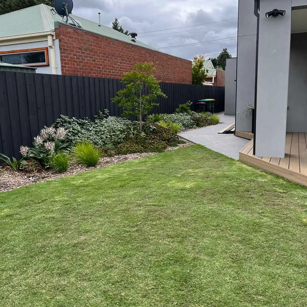 Contemporary garden designs for urban homes