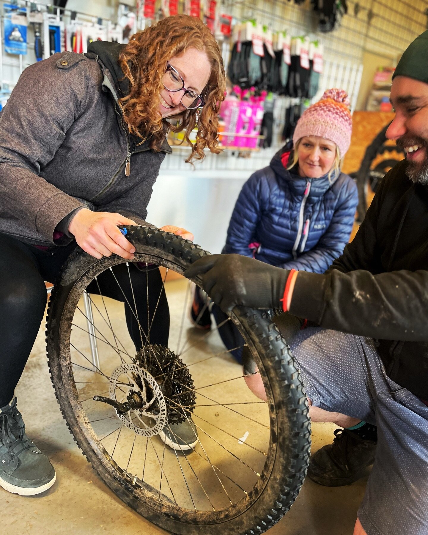Great morning learning bike basics and trail side repairs. Knowledge is power &hellip; empower yourself. 

Thanks @pedalprogression for another great maintenance course this morning (especially the pyrotechnics!🔥😜)

#bikemaintenance #trailsiderepai