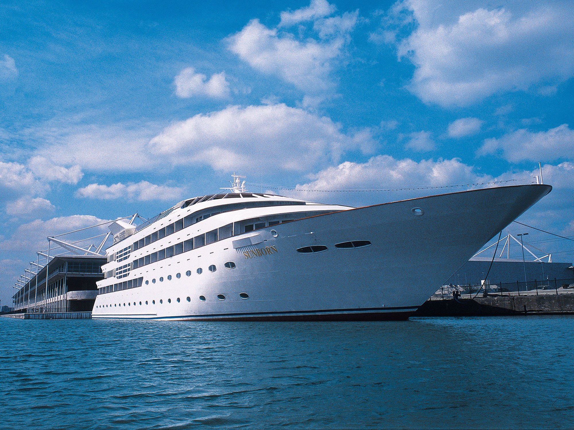 london superyacht hotel