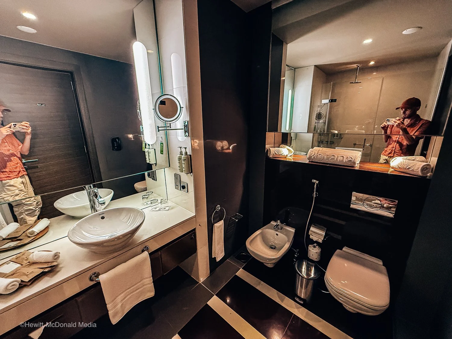 Park Rotana Abu Dhabi Bathroom