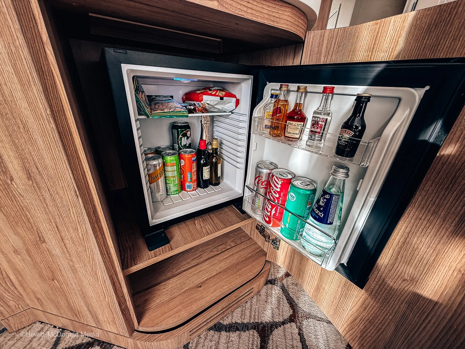 Mini Bar Celeystial Cruises