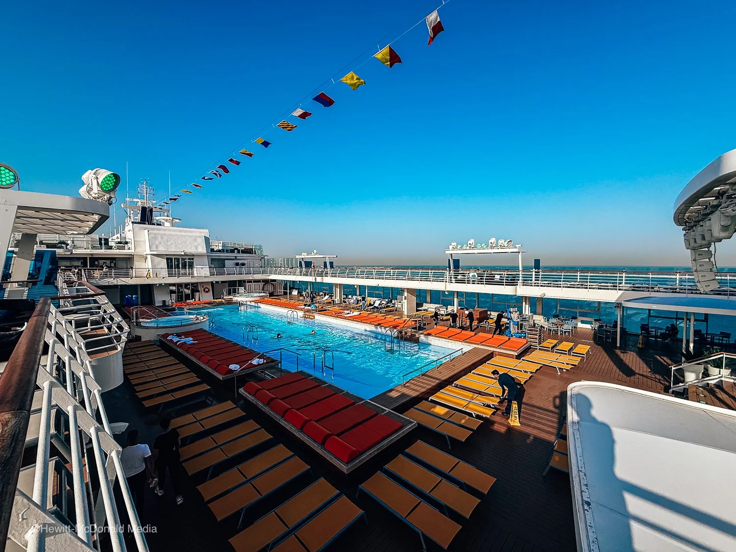 Mein Schiff Pool Space