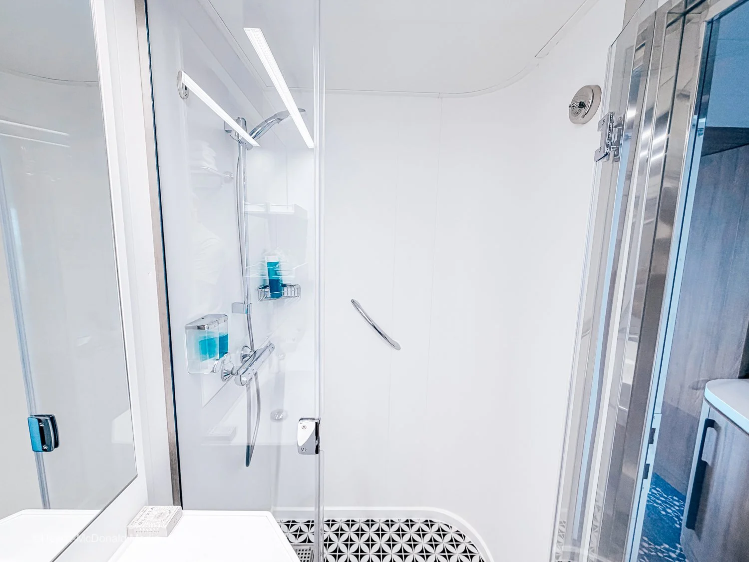 Junior Balcony Cabin Shower