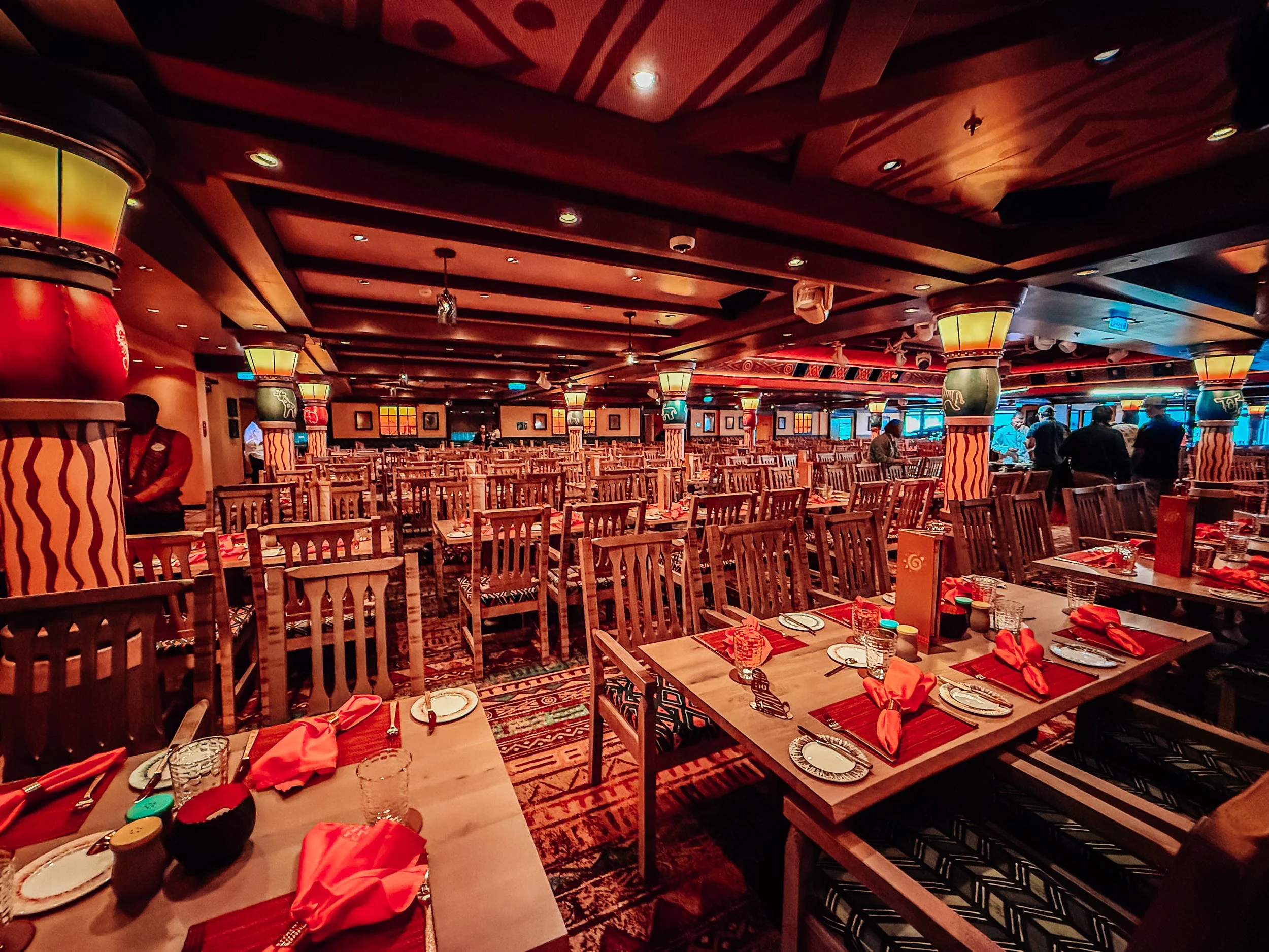 Review: Pride Lands – Feast of the Lion King on Disney Destiny