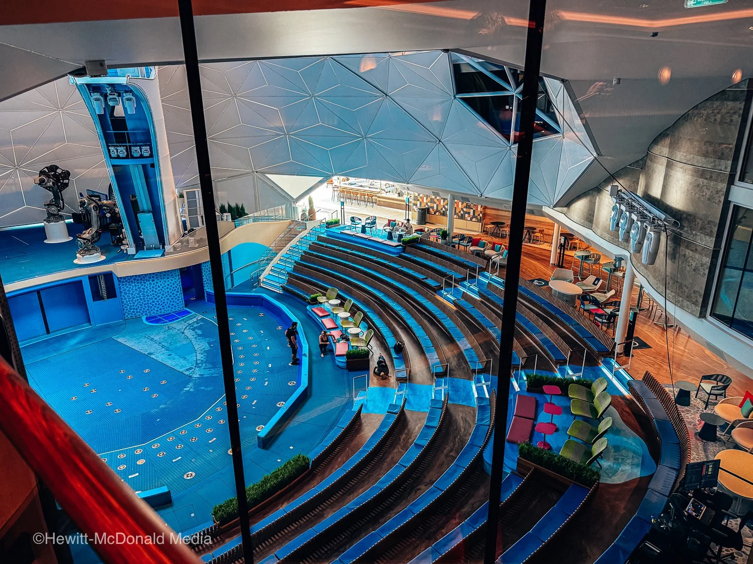 Legend of the Seas Aquadome