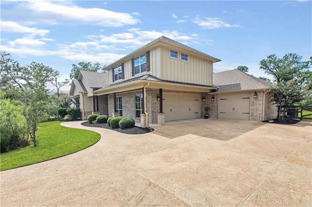 17361 Lesharo Cove - SOLD