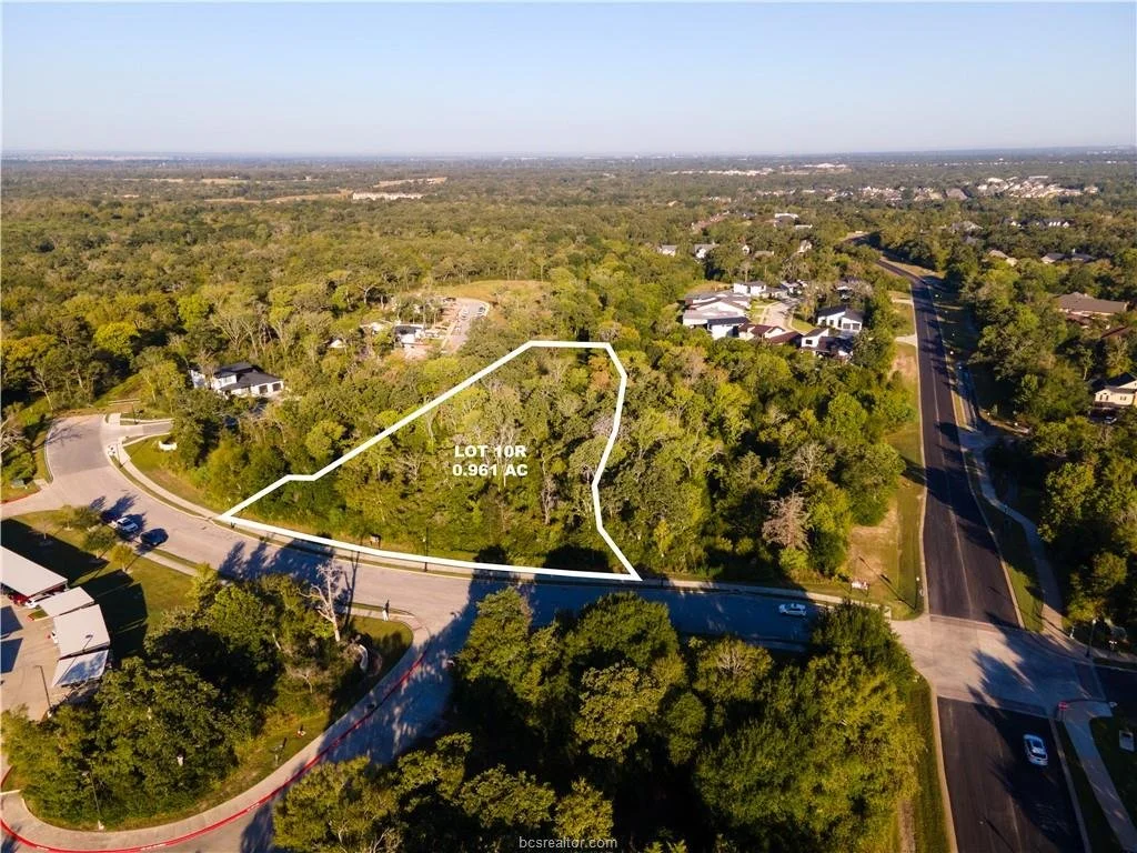 3094 Club Drive - ACTIVE