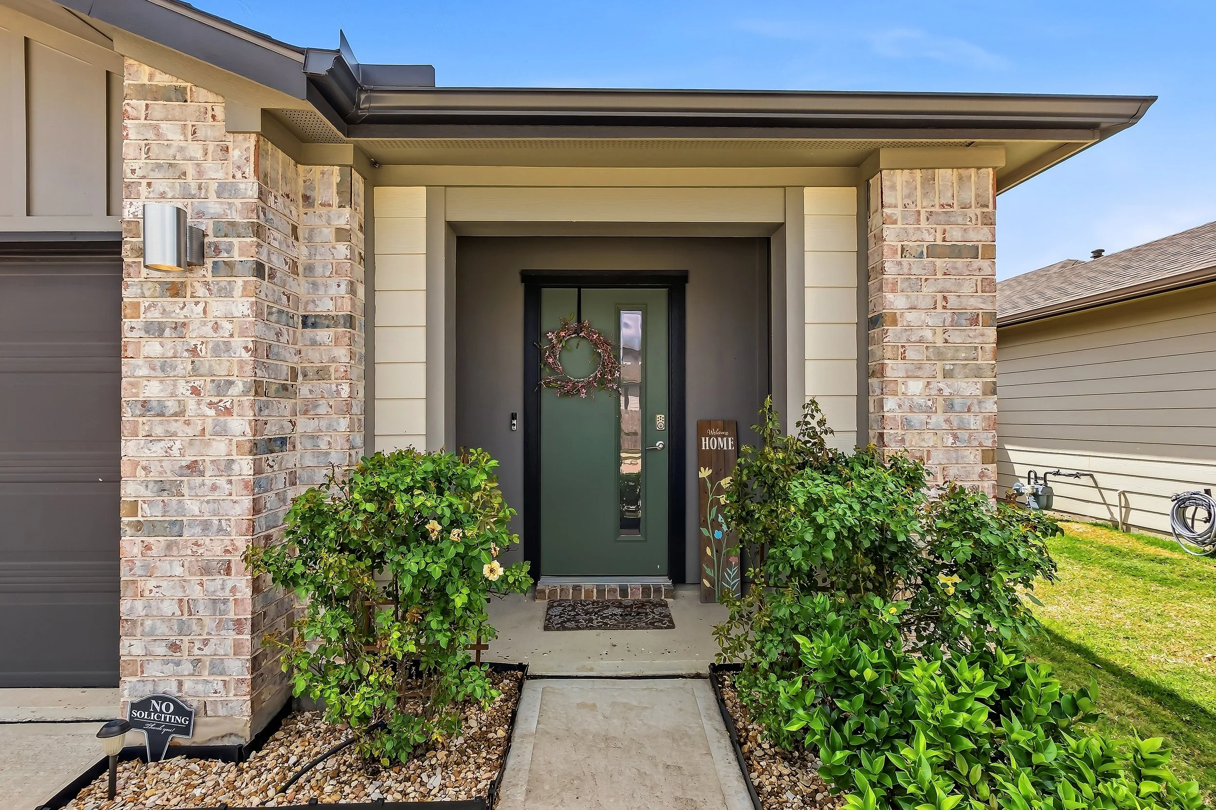 1102 Amistad Loop - ACTIVE