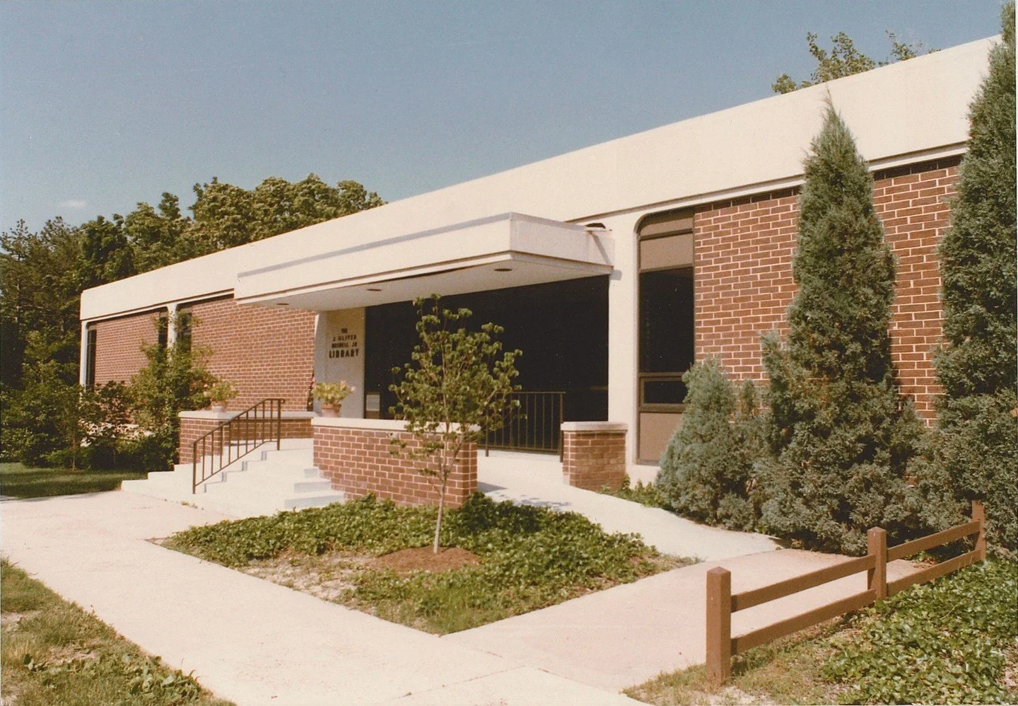 1976 ⏩ 2026
ㅤ
This month marked the 50th anniversary of the dedication of the J. Oliver Buswell Jr. Library (@covenantlibrary).
ㅤ
We praise God for the resources he has provided to Covenant's library over the years to support our students as they are