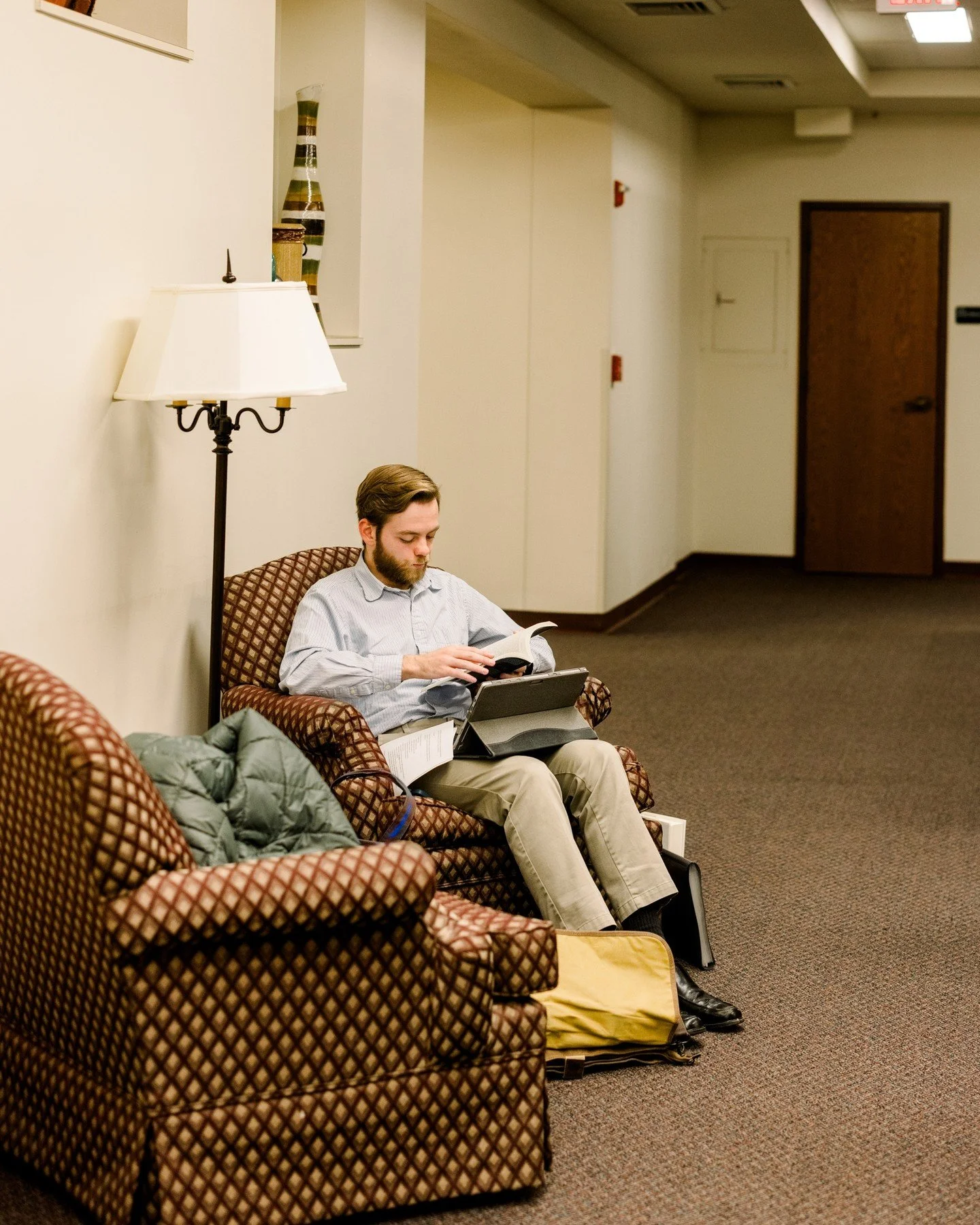 Seminary should change your life as much as it sharpens your mind and ministry.
ㅤ
This philosophy guides every degree program at Covenant. We believe that a seminary education is successful only if, at its end, the student knows Jesus Christ more int