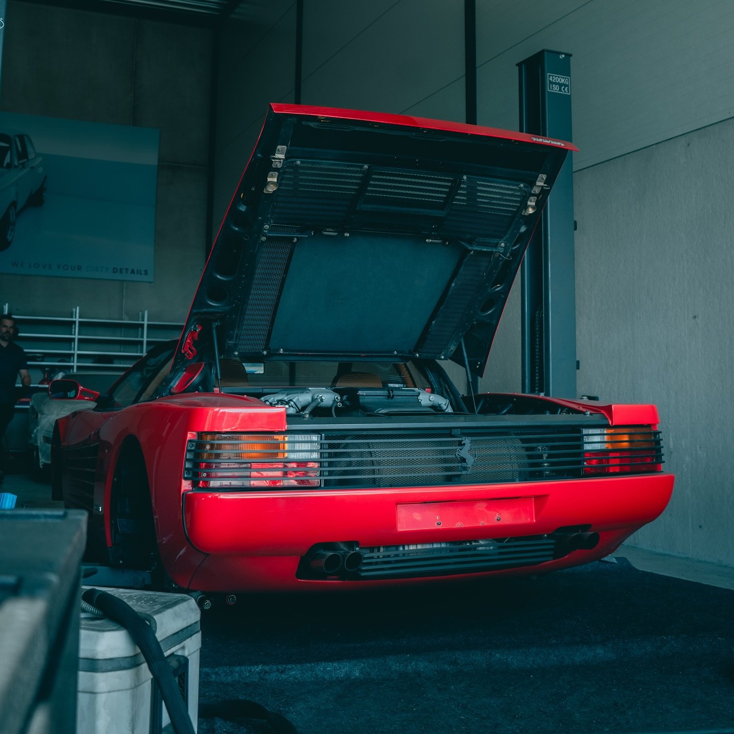 This Ferrari Testarossa came to us covered in years of grime and coating.
What we revealed underneath? The timeless beauty it had always been.
Now fully cleaned, detailed, and ready for the roads — and the sands ;)
#ferrari #dryice #dryicecl