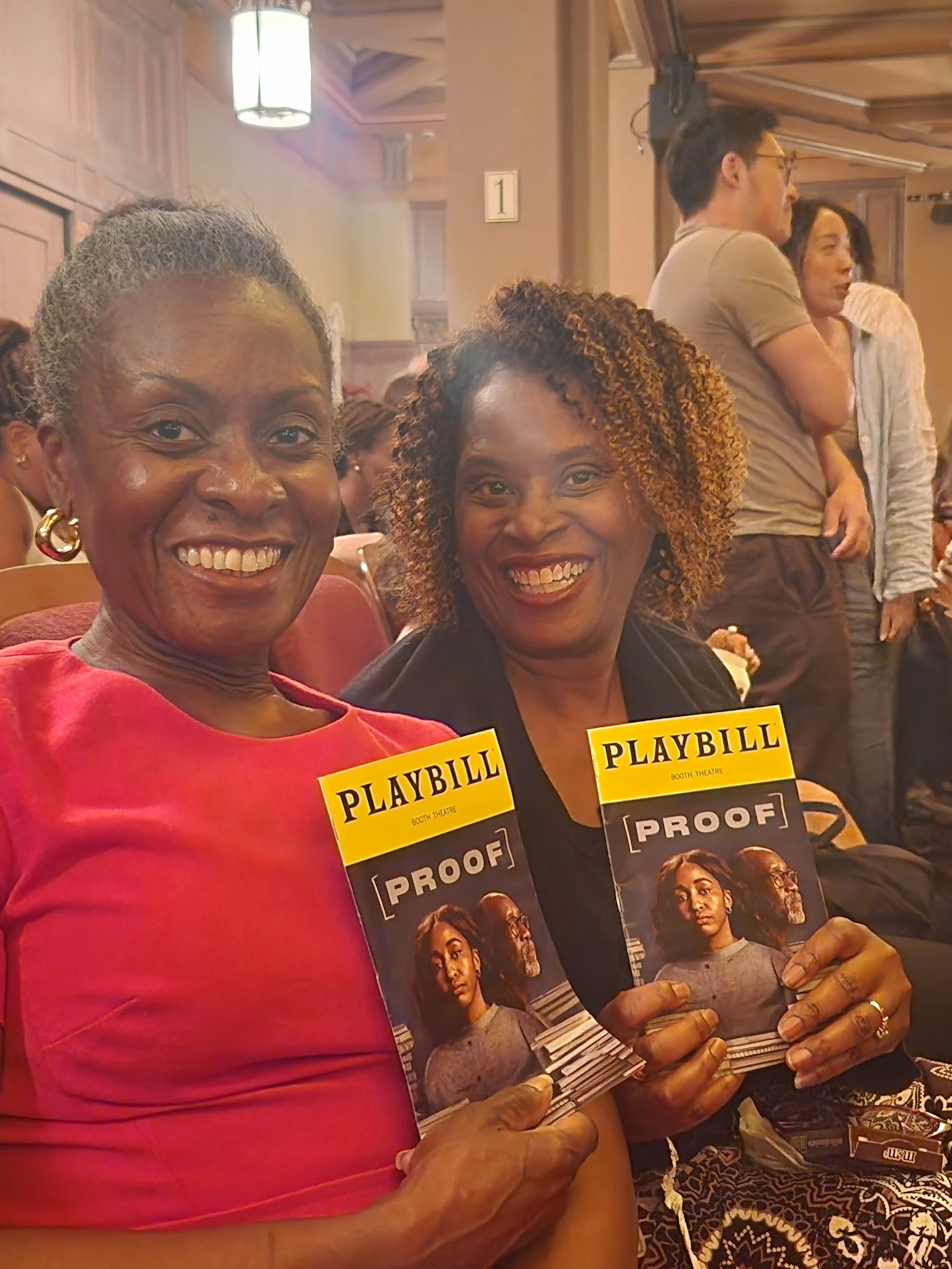 Westchester Alumnae encourages you to see PROOF @proofbroadway before it closes this week. The show touches on culturally relevant issues like living with mental illness and what it means to fight for your professional worth as a Black woman. Both Ay