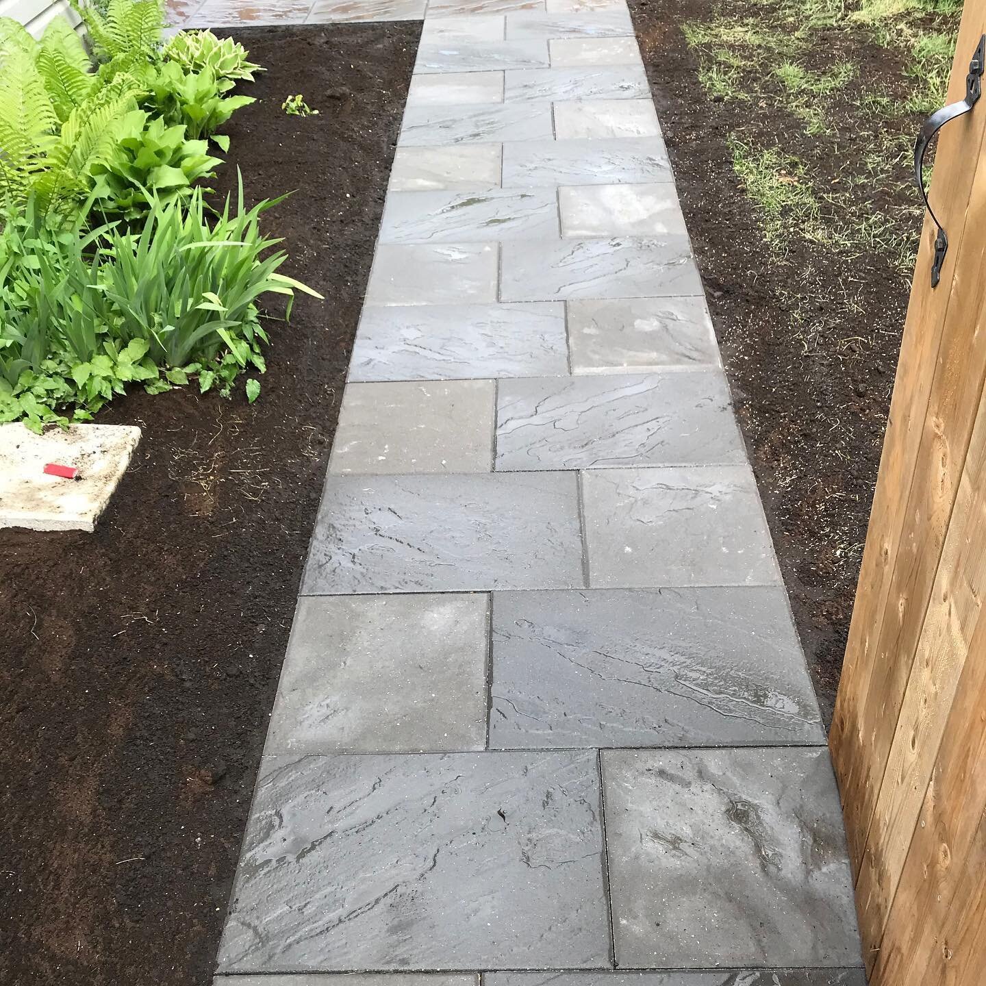 Modernize your old walkway and patio or create a new one with Fontaine Landscaping.

#landscape #winnipeg #manitoba #fli #landscaping #patio