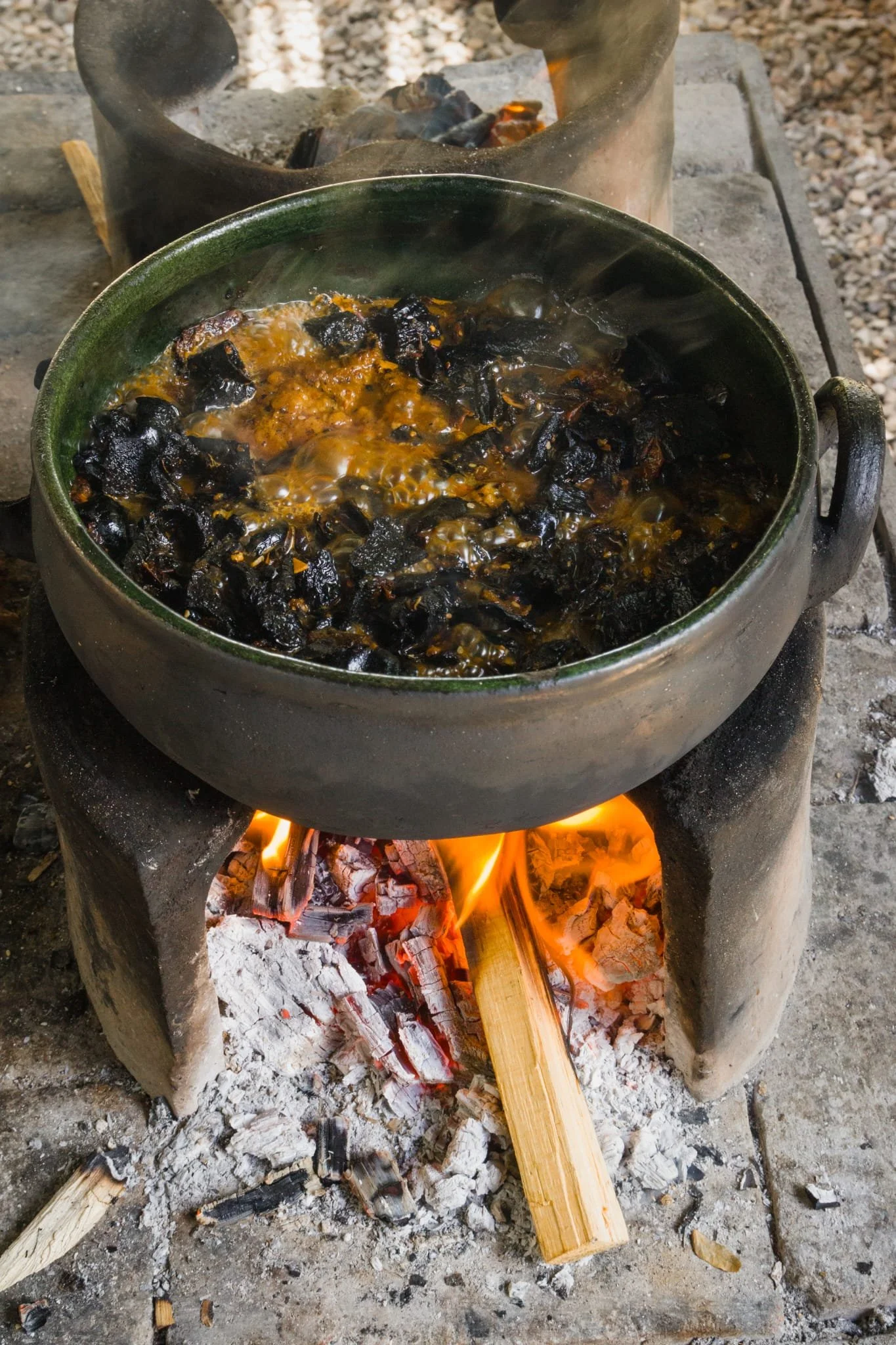 black mole getting ready at Quinta Brava stove
