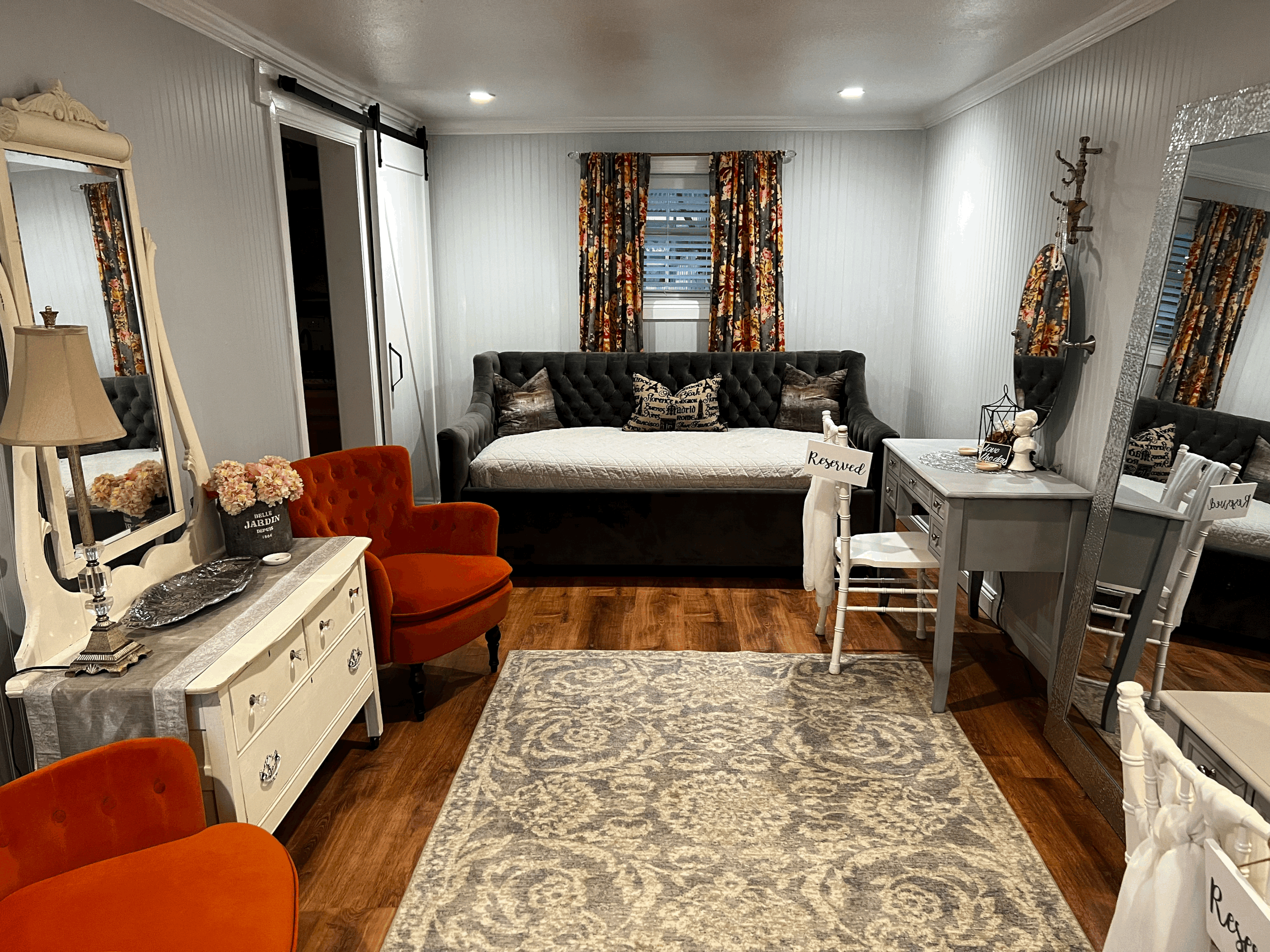 Our bridal suite prepares you both physically and mentally to say-"I do".