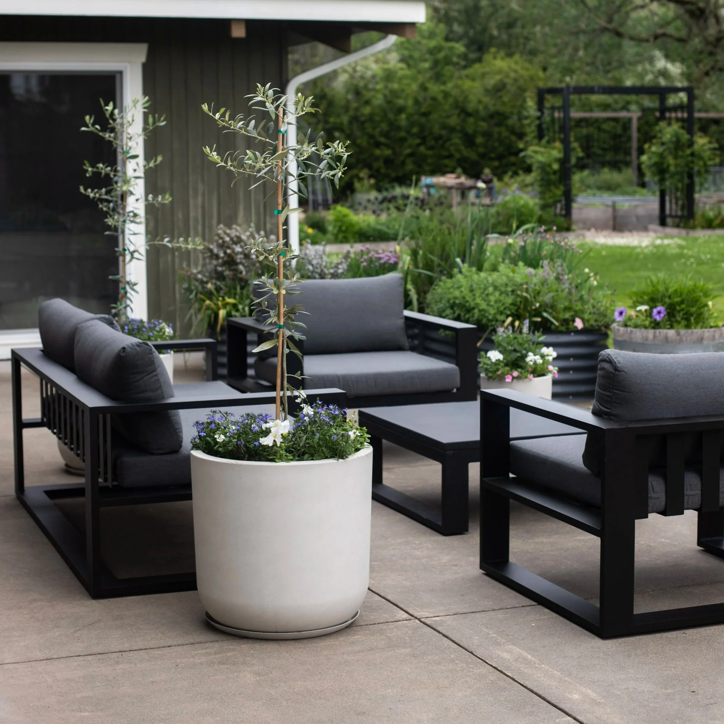 How to Create a Cozy Patio Area