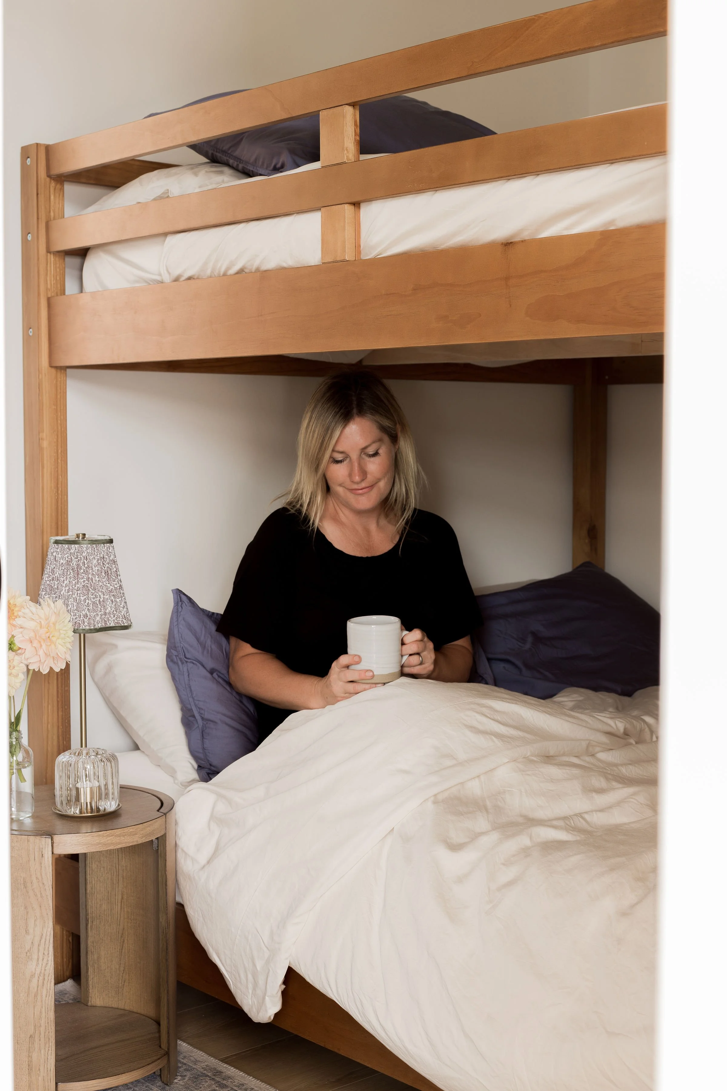 How to Create a Cozy Cabin Bedroom