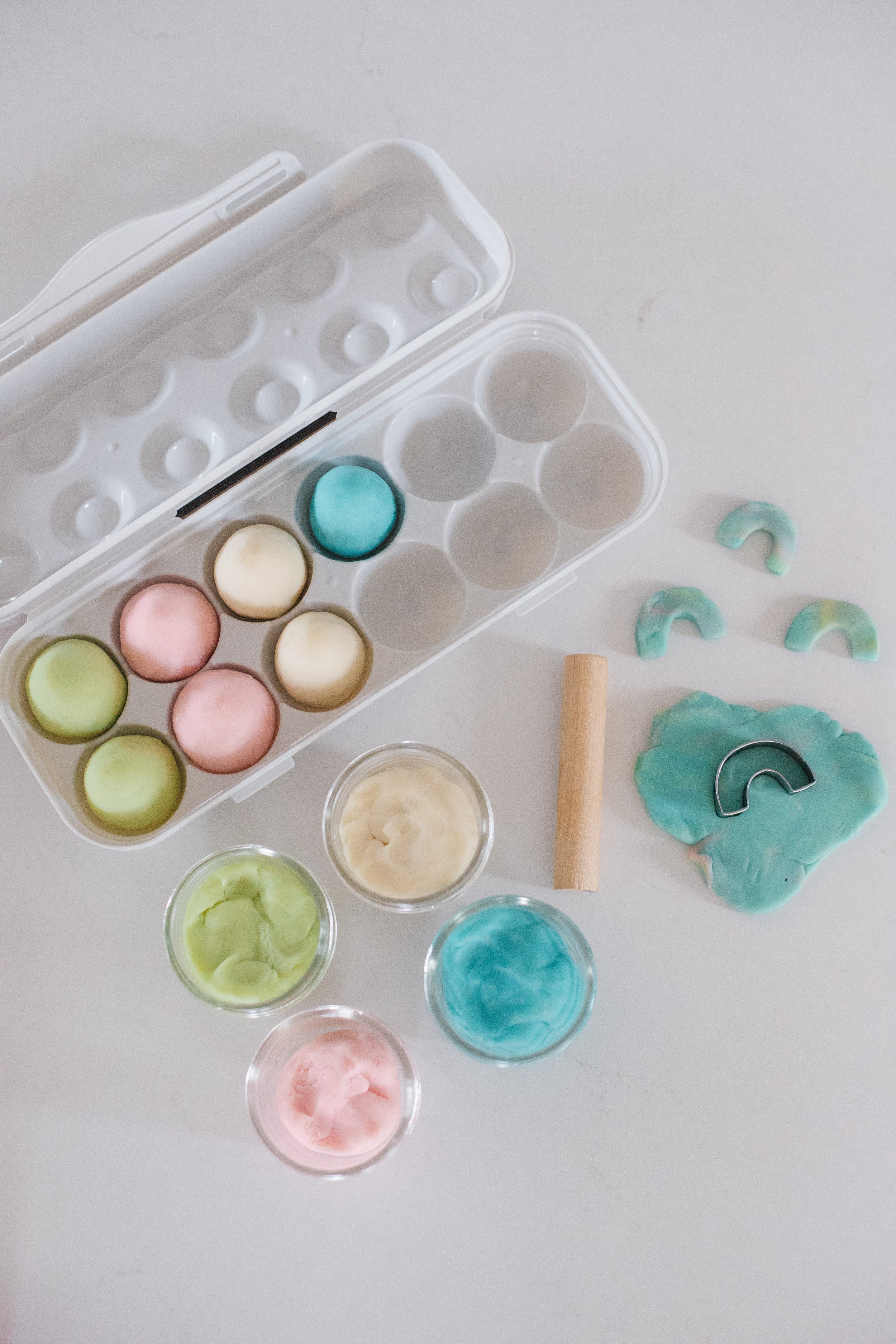 How To Make Three Ingredient DIY Non-Toxic Paint - Little Day Out