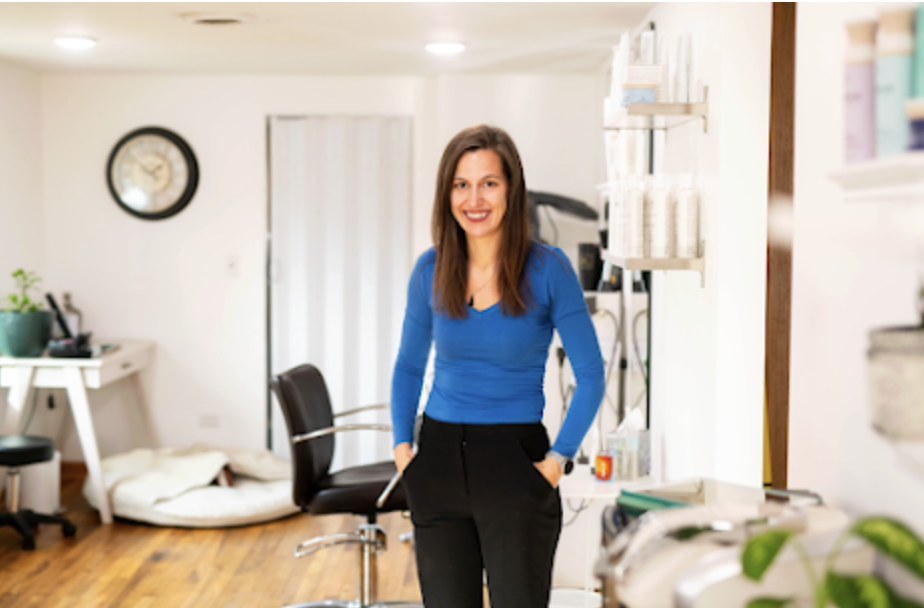 How to Keep Your Hair Glossy and Healthy Through the Holidays