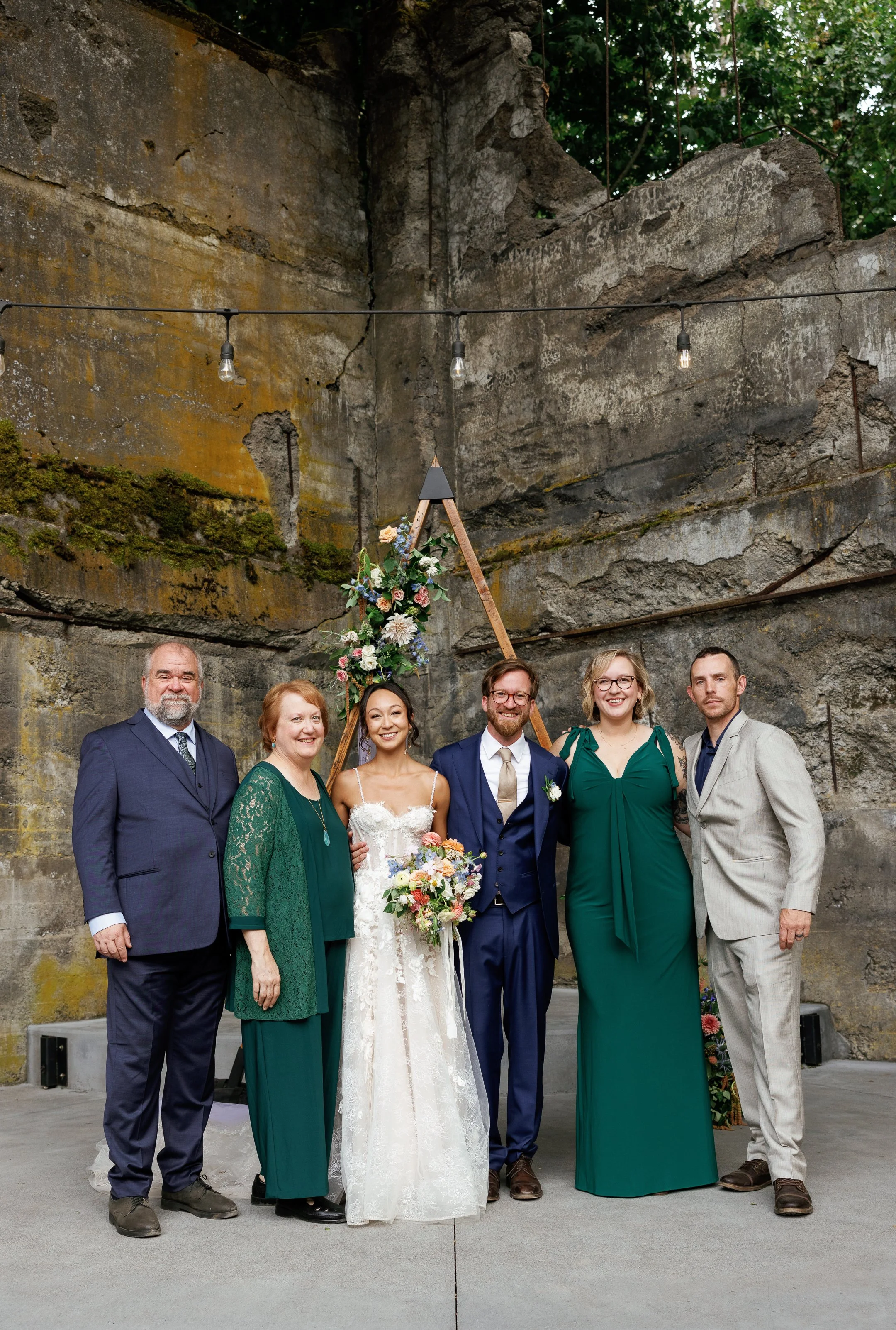 The_Ruins_Hood_River_Oregon_Wedding_Megan_VanDoran_Photography-191.jpg