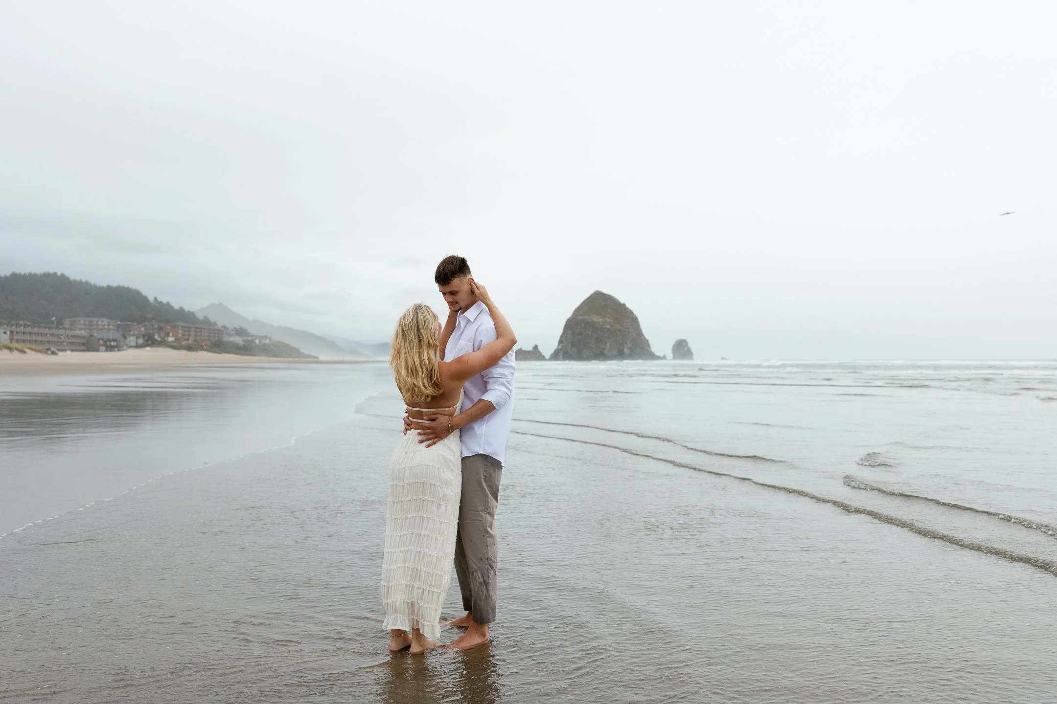 Megan_VanDoran_Photography_Cannon Beach_Oregon_Coast_Engagement-112.jpg